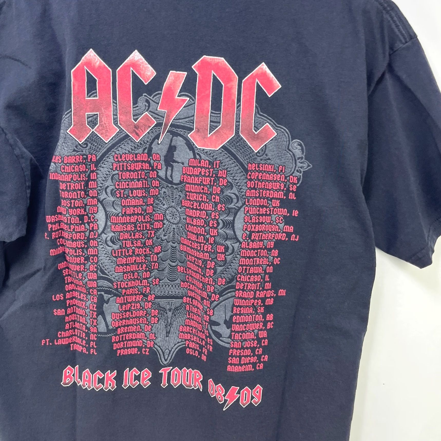 Vintage VINTAGE ACDC Y2K Tour T Shirt L Black Cotton Short Sleeve Crew Neck Men Shirt 2000s Band Concert Vintage Mens Size US L / EU 52-54 / 3 - 5 Thumbnail