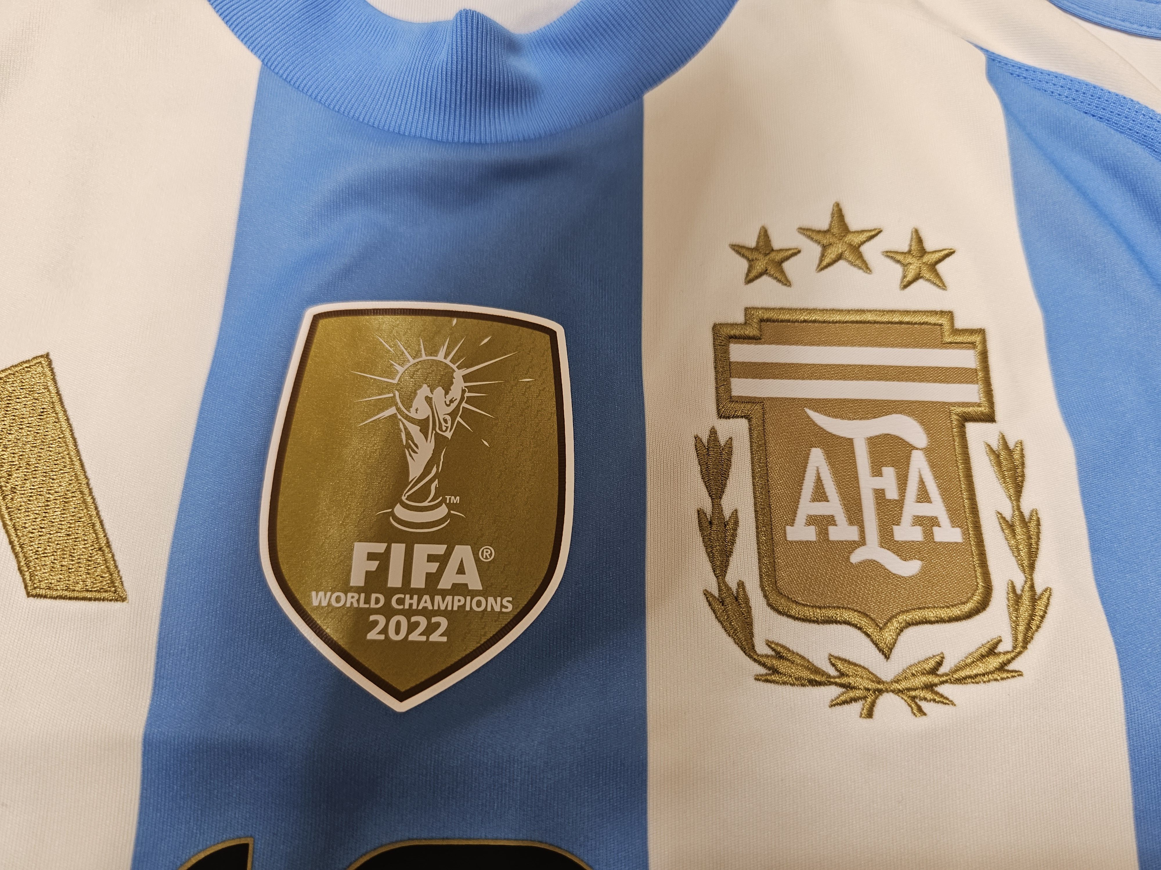 Adidas ARGENTINA 2024 MESSI HOME FOOTBALL SHIRT SOCCER JERSEY Size US S / EU 44-46 / 1 - 4 Thumbnail