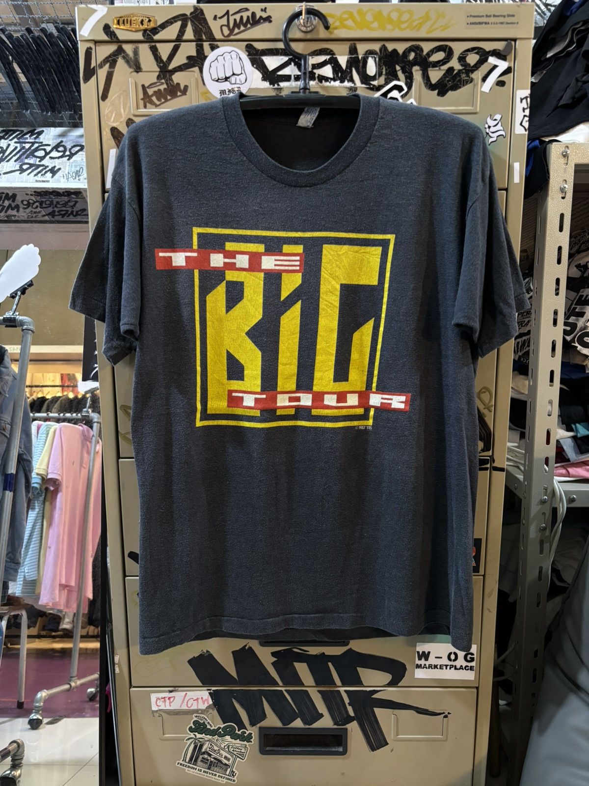 Band Tees YES band tee 1988’s Size US XL / EU 56 / 4 - 1 Thumbnail