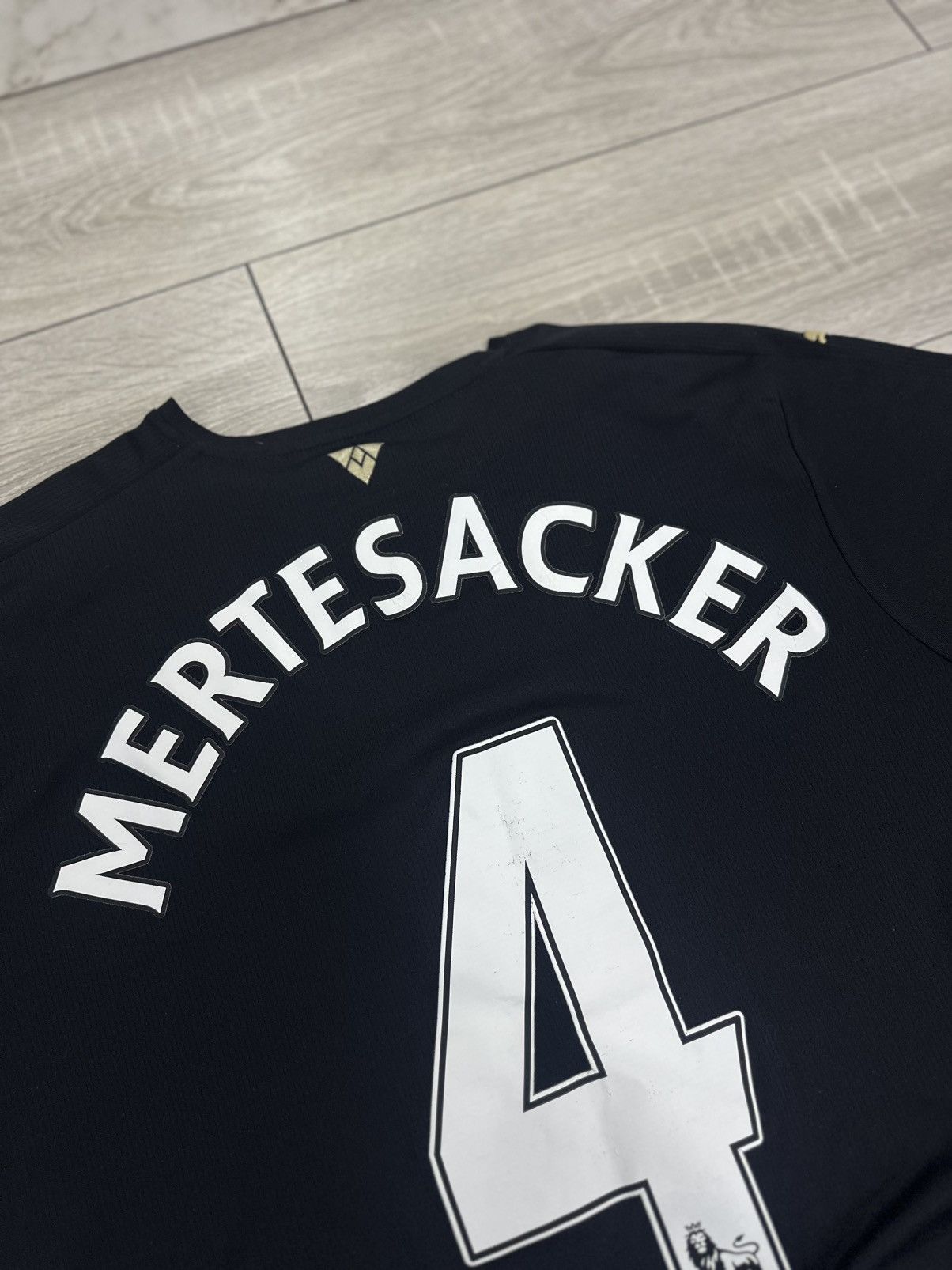 Vintage Puma Arsenal 4 Mertesacker Soccer Jersey Size US L / EU 52-54 / 3 - 5 Thumbnail