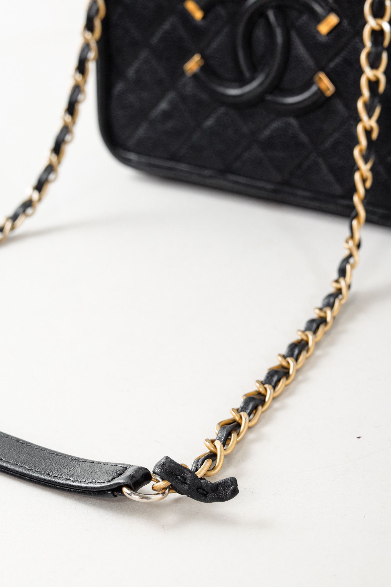 Chanel Chanel Filigree Medium Black Caviar Quilted CC Vanity Case Size ONE SIZE - 7 Thumbnail