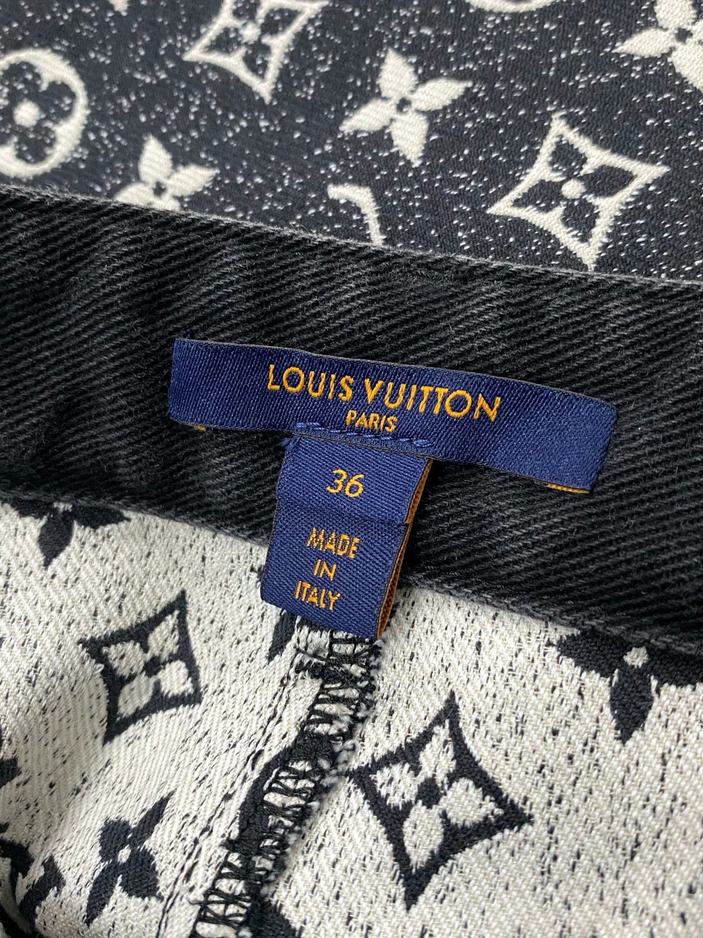 Louis Vuitton Louis Vuitton Monogram Slim Fit Jeans - Size 36 - New Size 36" / US 14 / IT 50 - 9 Thumbnail