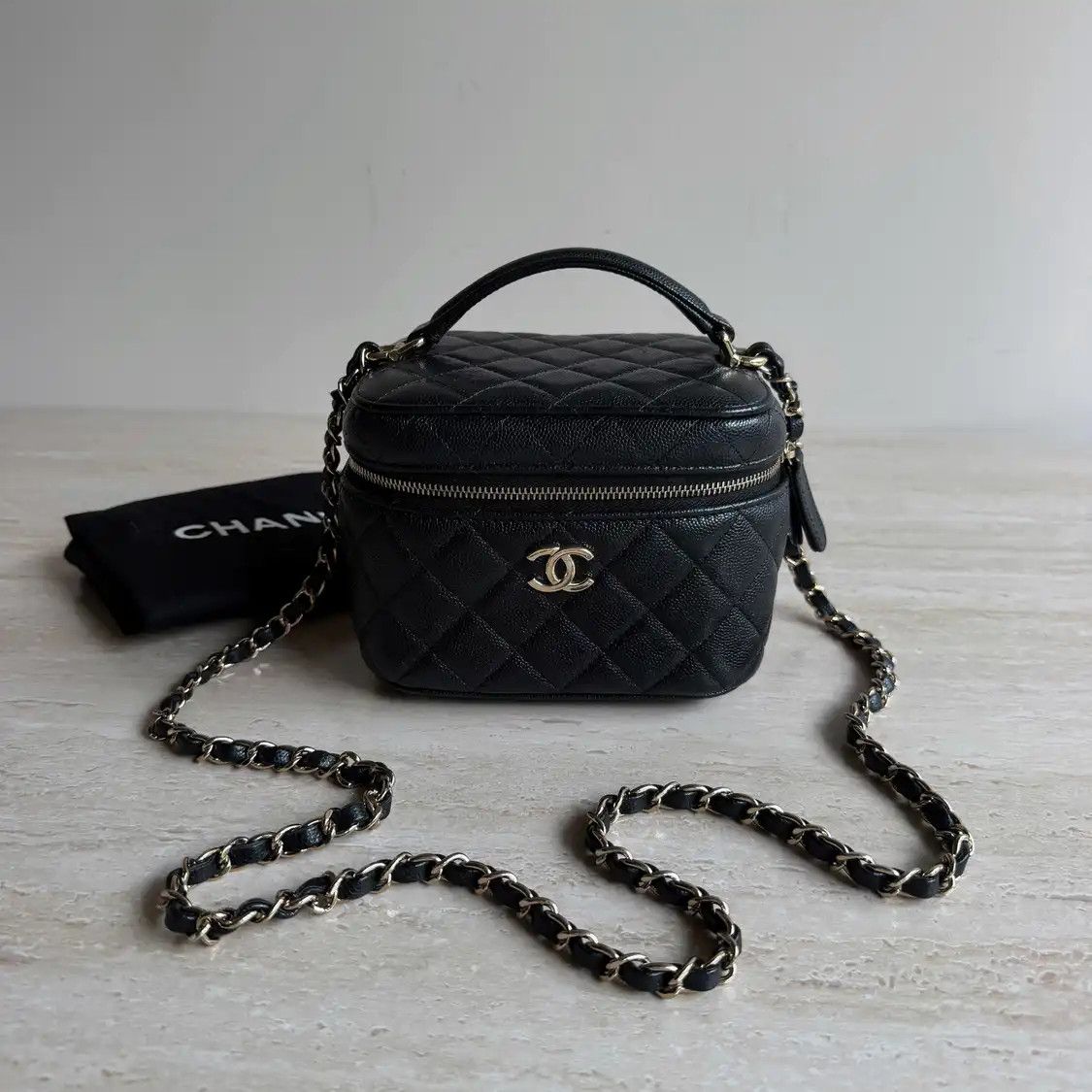 Chanel CHANEL box bag black cowhide leather quilted vanity case shoulder bag silver har Size ONE SIZE - 1 Thumbnail