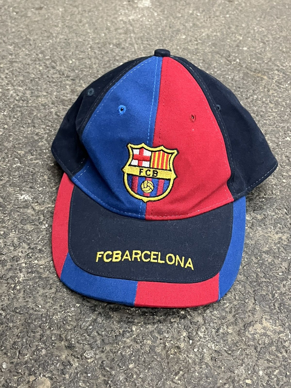 Vintage FC Barcelona vintage cap streetwear hype futbol soccer rare Size ONE SIZE - 3 Thumbnail