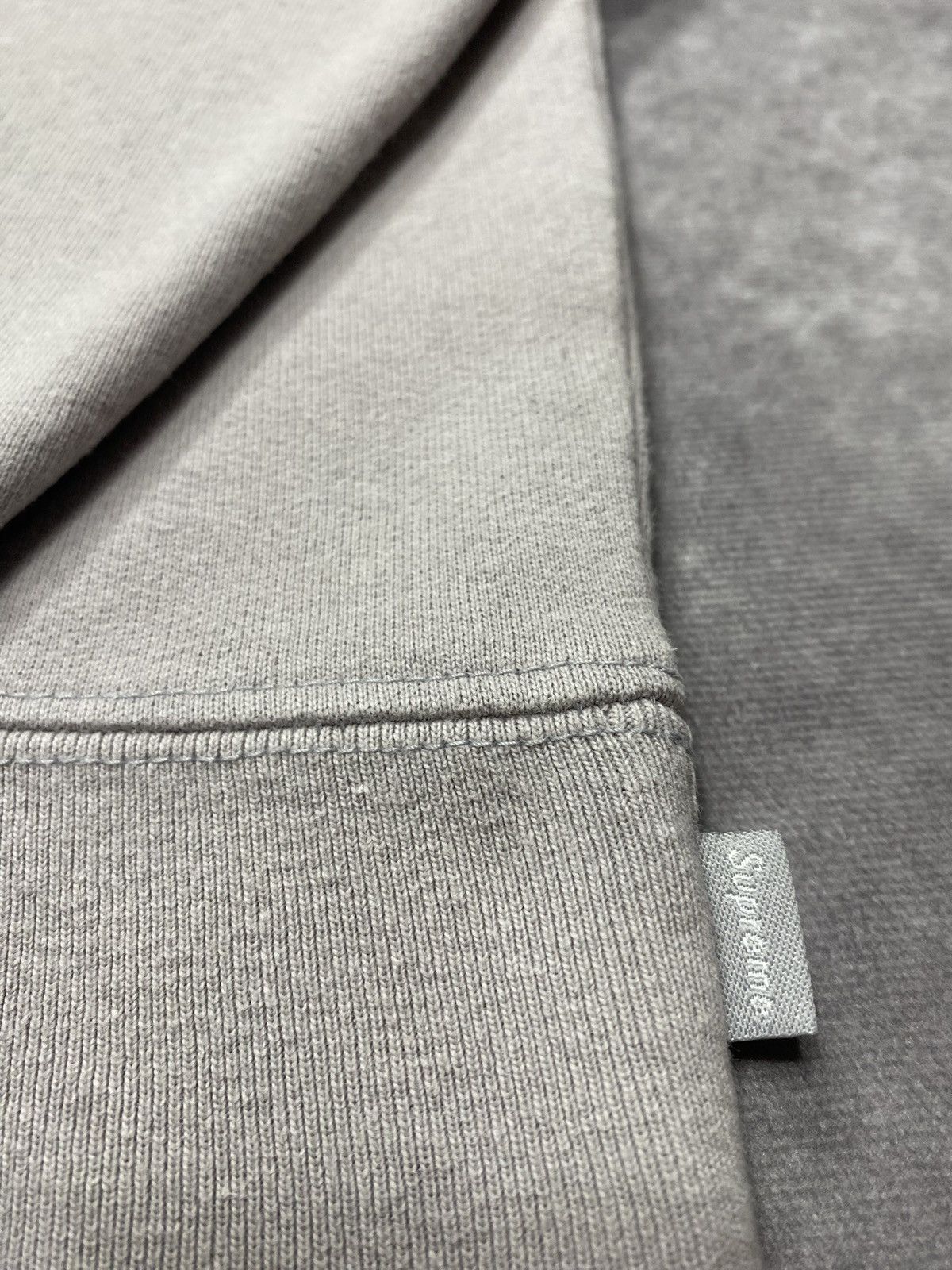 Supreme Supreme Gonz Logo Crewneck Grey (SS21) Size US L / EU 52-54 / 3 - 3 Thumbnail