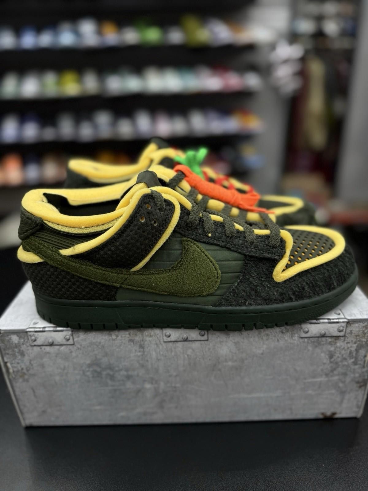 Nike Nike CPFM Cactus Plant Dunk Swamp Sponge Sequoia Black (11) Size US 11 / EU 44 - 1 Thumbnail