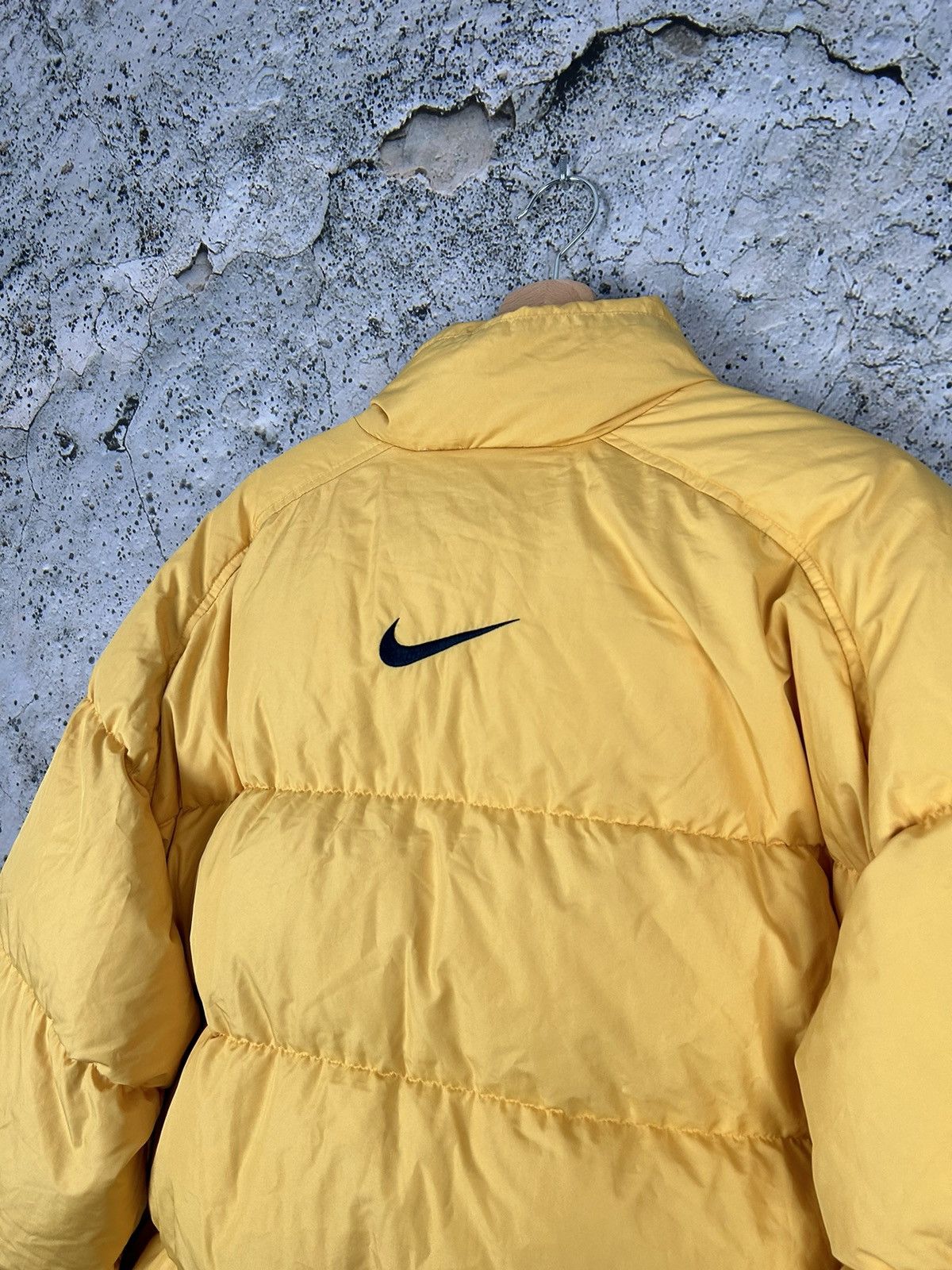 Nike Vintage Nike Puffer Jacket 90s Big Swoosh Streetwear Rare Size US L / EU 52-54 / 3 - 5 Thumbnail