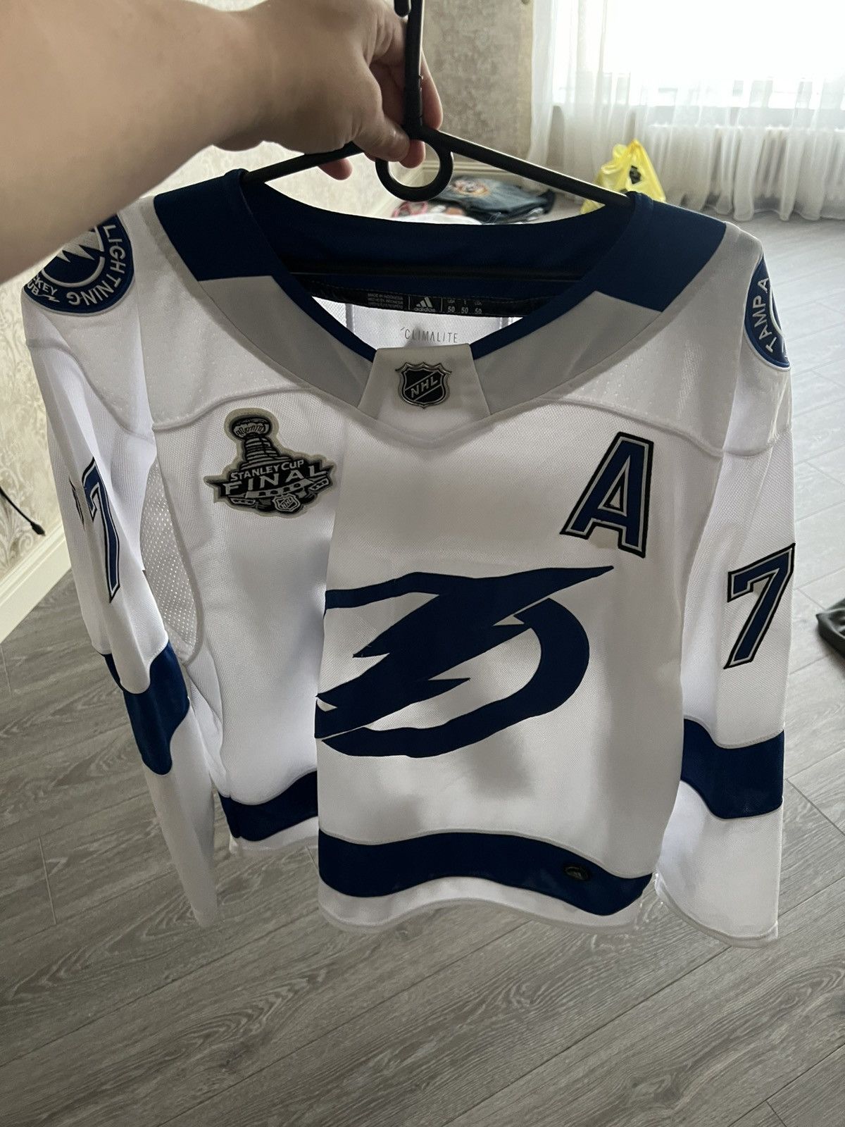 NHL Adidas NHL Tampa Bay Lightning #77 Hedman Jersey Size US XL / EU 56 / 4 - 24 Thumbnail