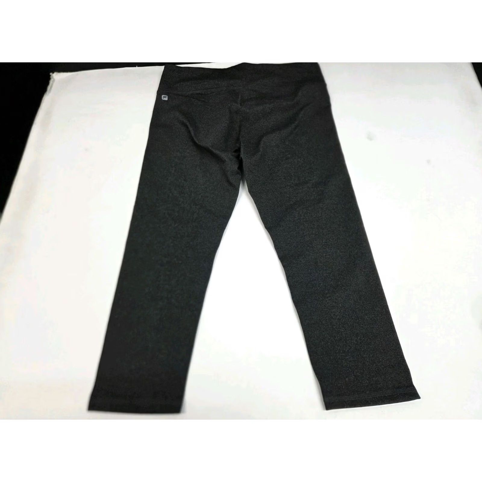 Fabletics Fabletics Salar Capri Leggings Grey M/6-8 Womens Activewear Slim Pull On Inside Waist Pocket Capris Size 32" / US 10 / IT 46 - 2 Thumbnail