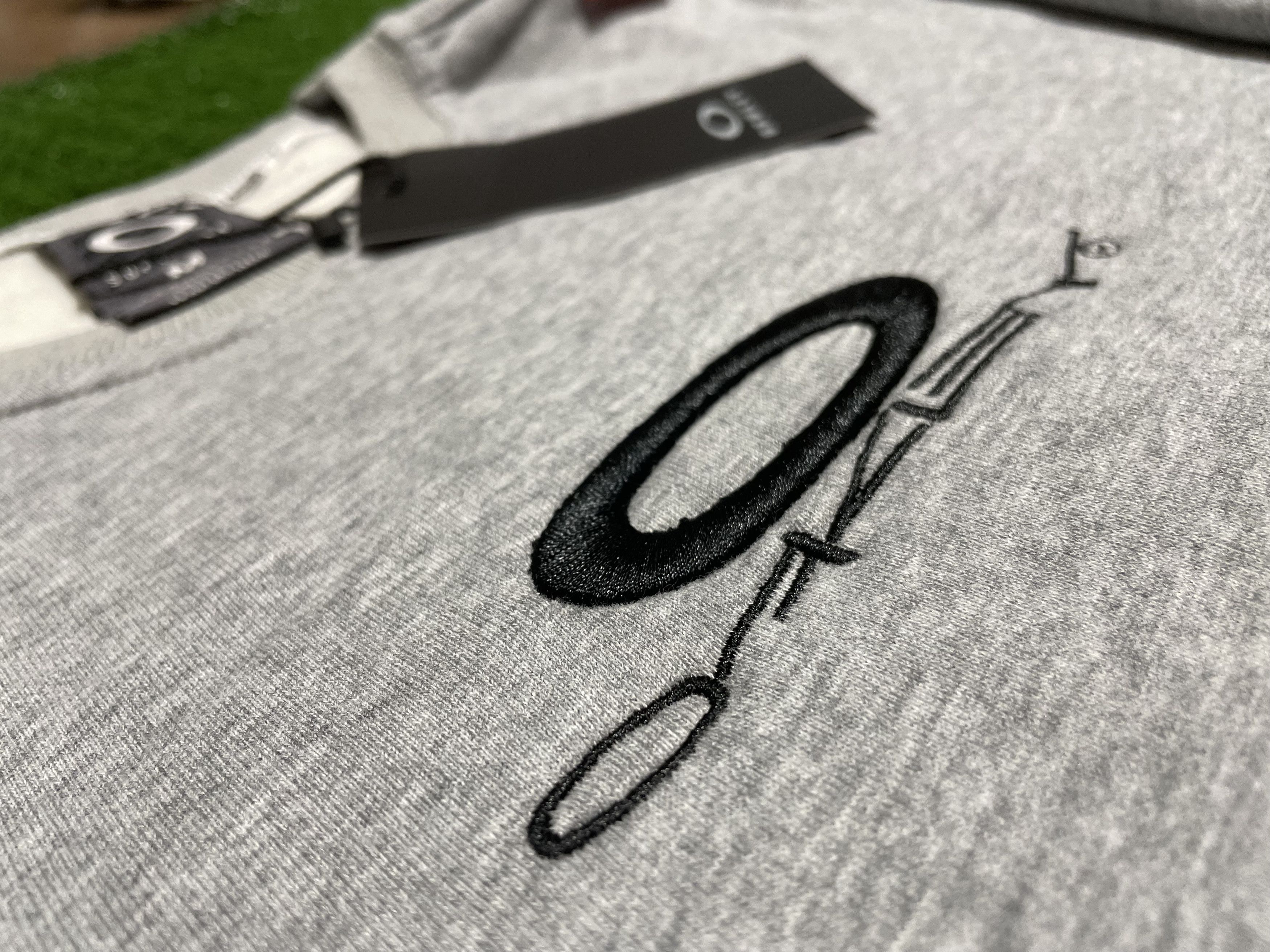 Oakley NWT Oakley Men's Medium Grey Crewneck Sweatshirt Large Back Size US M / EU 48-50 / 2 - 7 Thumbnail