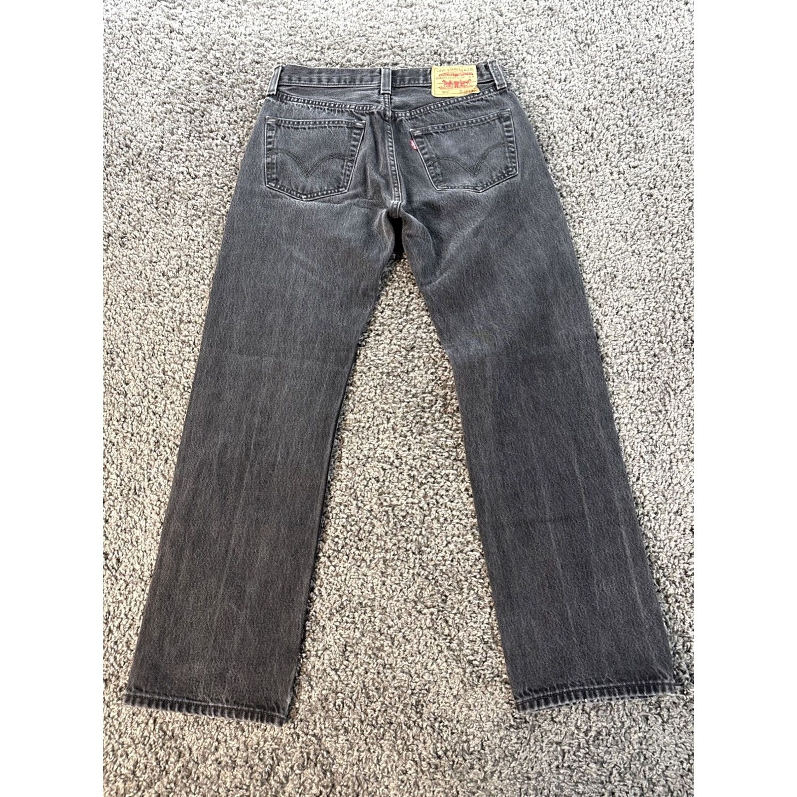 Denime VINTAGE Levi’s 501 Black Denim Jeans Men’s 30x28 1990s Dark Wash Button Fly Jeans Mens Size US 30 / EU 46 - 8 Thumbnail