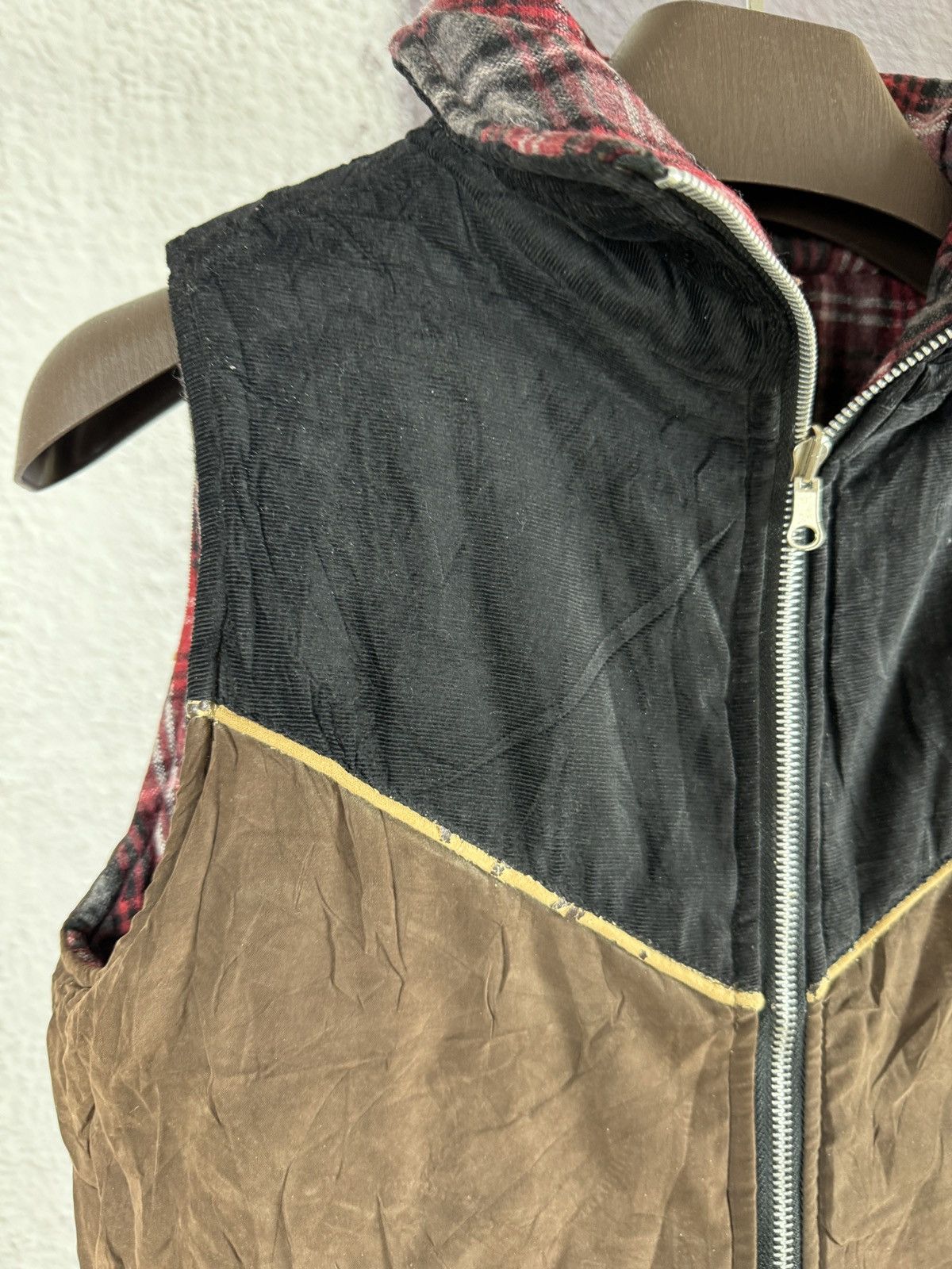 Untitled Artworks Artworks Insight Co. Ltd Japan reversible check velvet vest Size US M / EU 48-50 / 2 - 16 Thumbnail
