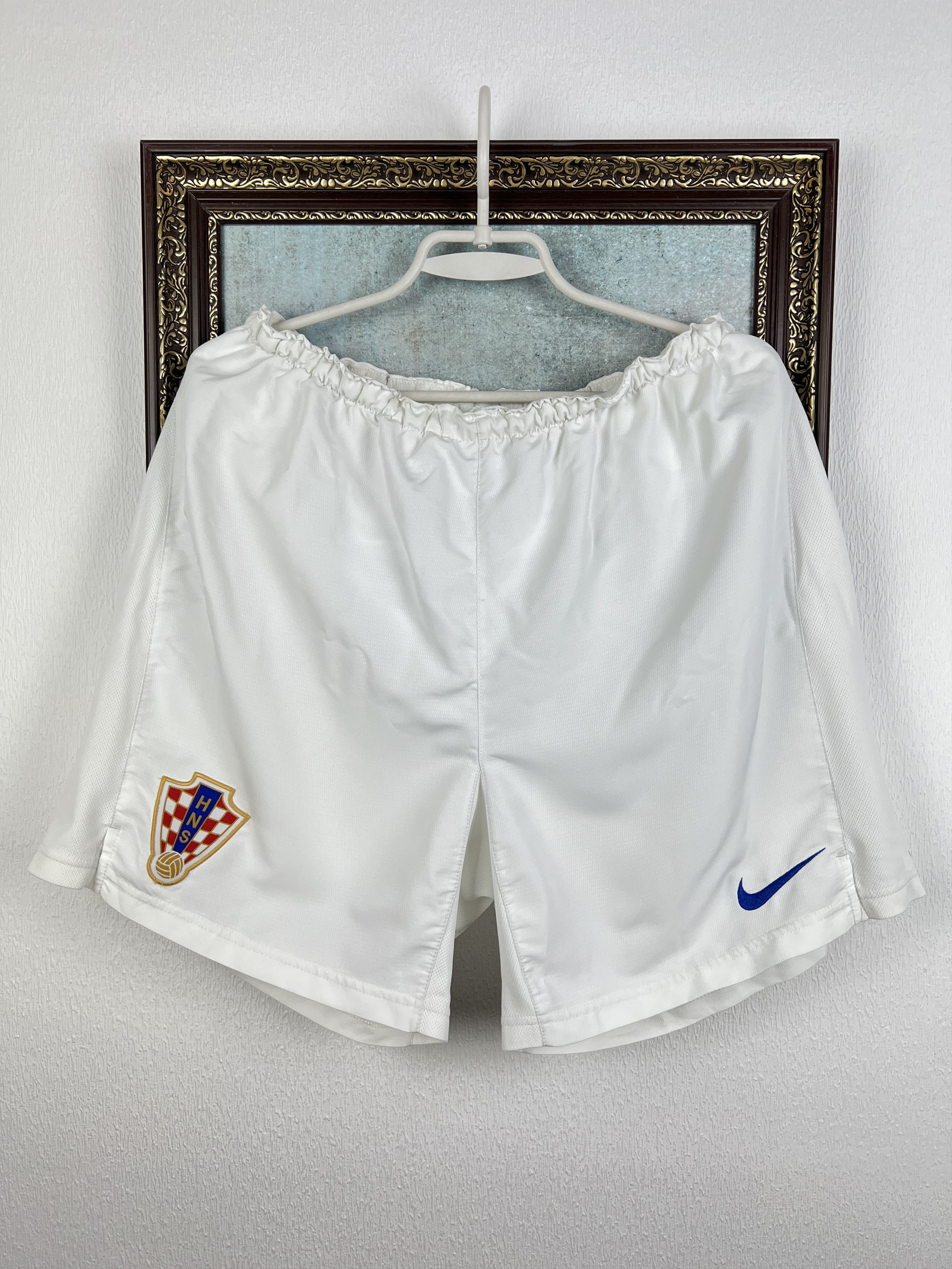 Nike Vintage Nike Croatia Football Shorts Athletic National Team Size US 34 / EU 50 - 1 Thumbnail