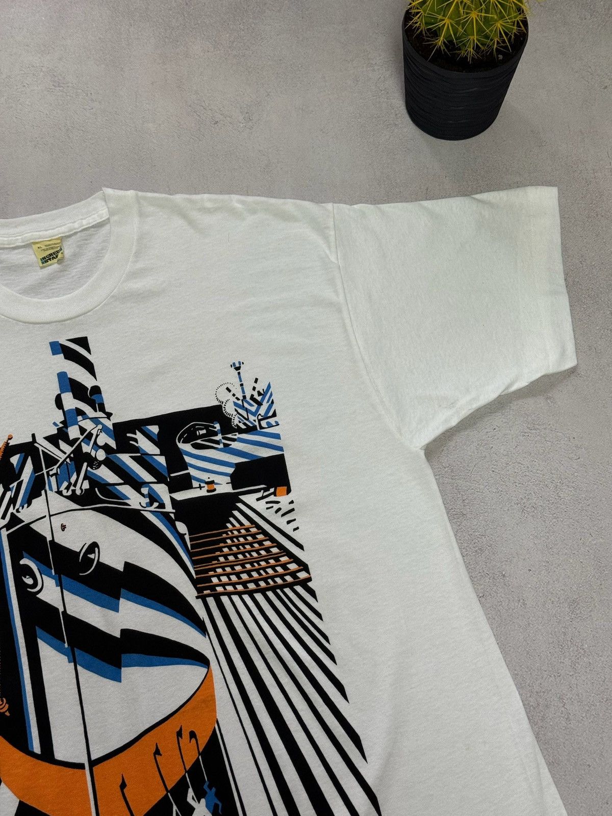 Vintage Vintage London Transport Museum Edward Wadsmorth T Shirt 80s Size US XL / EU 56 / 4 - 9 Thumbnail