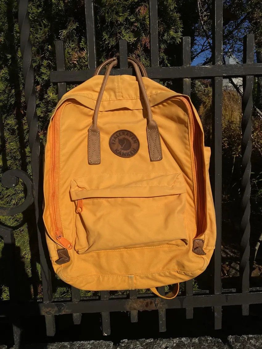 Fjallraven × Vintage Vintage Backpack Fjallraven Kanken No.2 Laptop 15 Acorn Size ONE SIZE - 1 Thumbnail