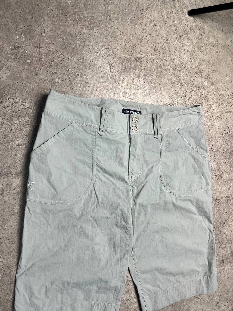 Arc'teryx Vintage 90s Arc’teryx Women’s Shorts Size 30" / US 8 / IT 44 - 2 Thumbnail