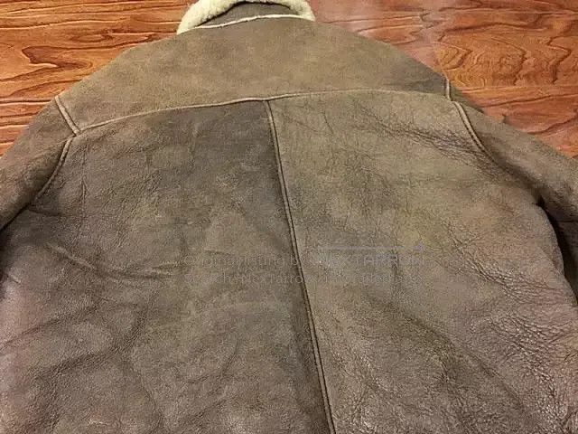 Other Fur is integrated into the leather coat Size US XL / EU 56 / 4 - 8 Thumbnail
