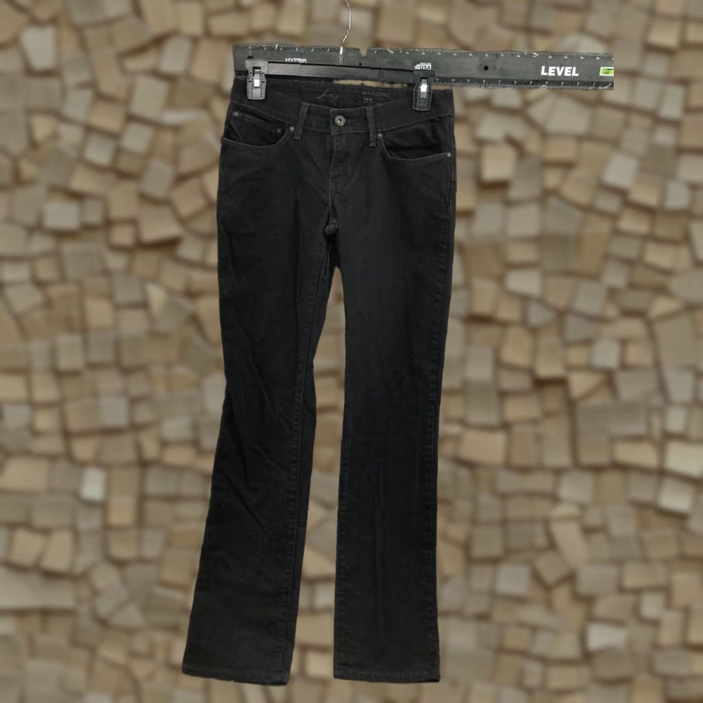Levi's Levi's Bold Curve Straight Jeans Womens Dark Wash Black 27 Regular Denim 5-Pocket Levi's 500 Series Vintage? No (But avoid). Size 27" / US 4 / IT 40 - 1 Thumbnail