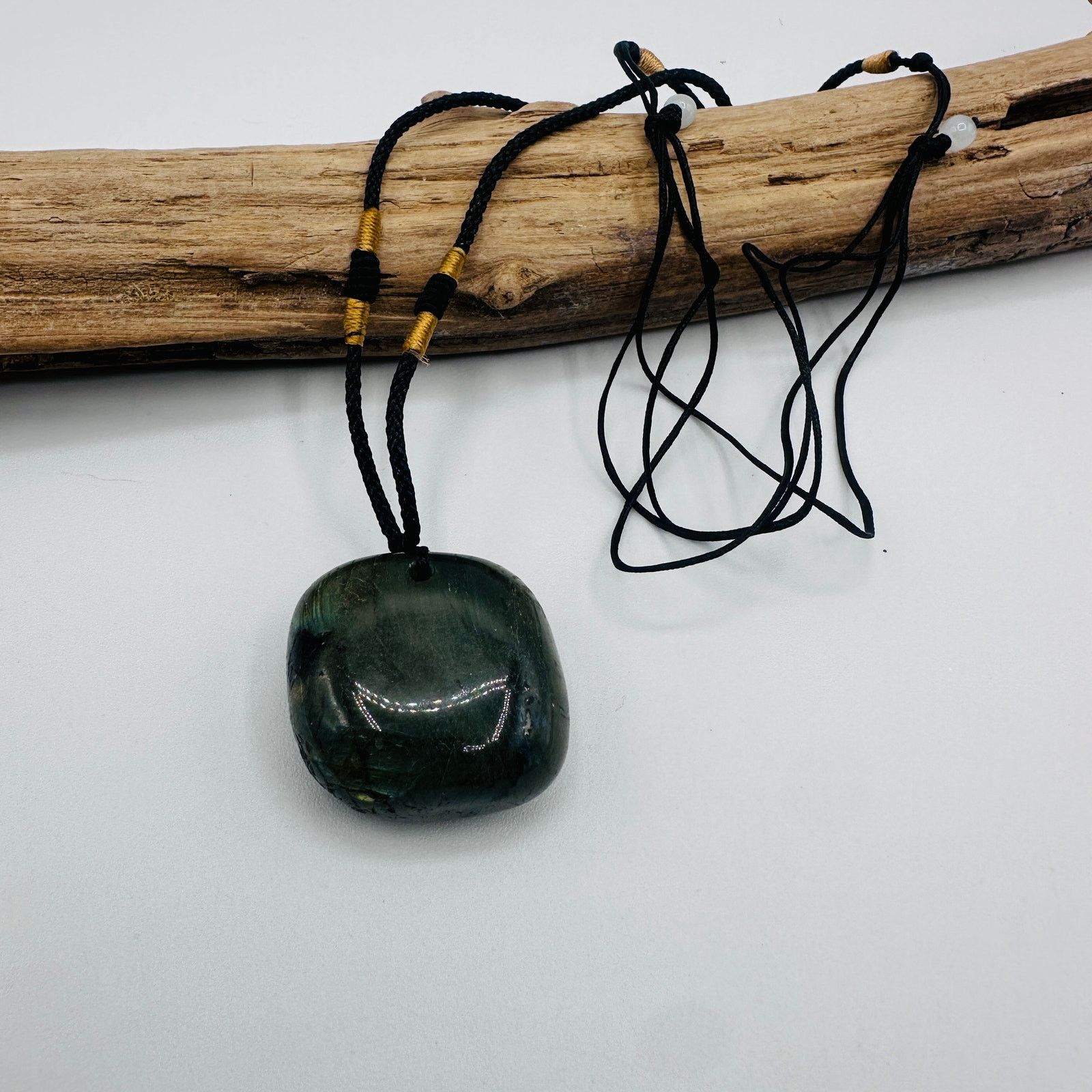The Unbranded Brand Natural Labradorite Healing Stone Cord Necklace Unisex Size ONE SIZE - 1 Thumbnail