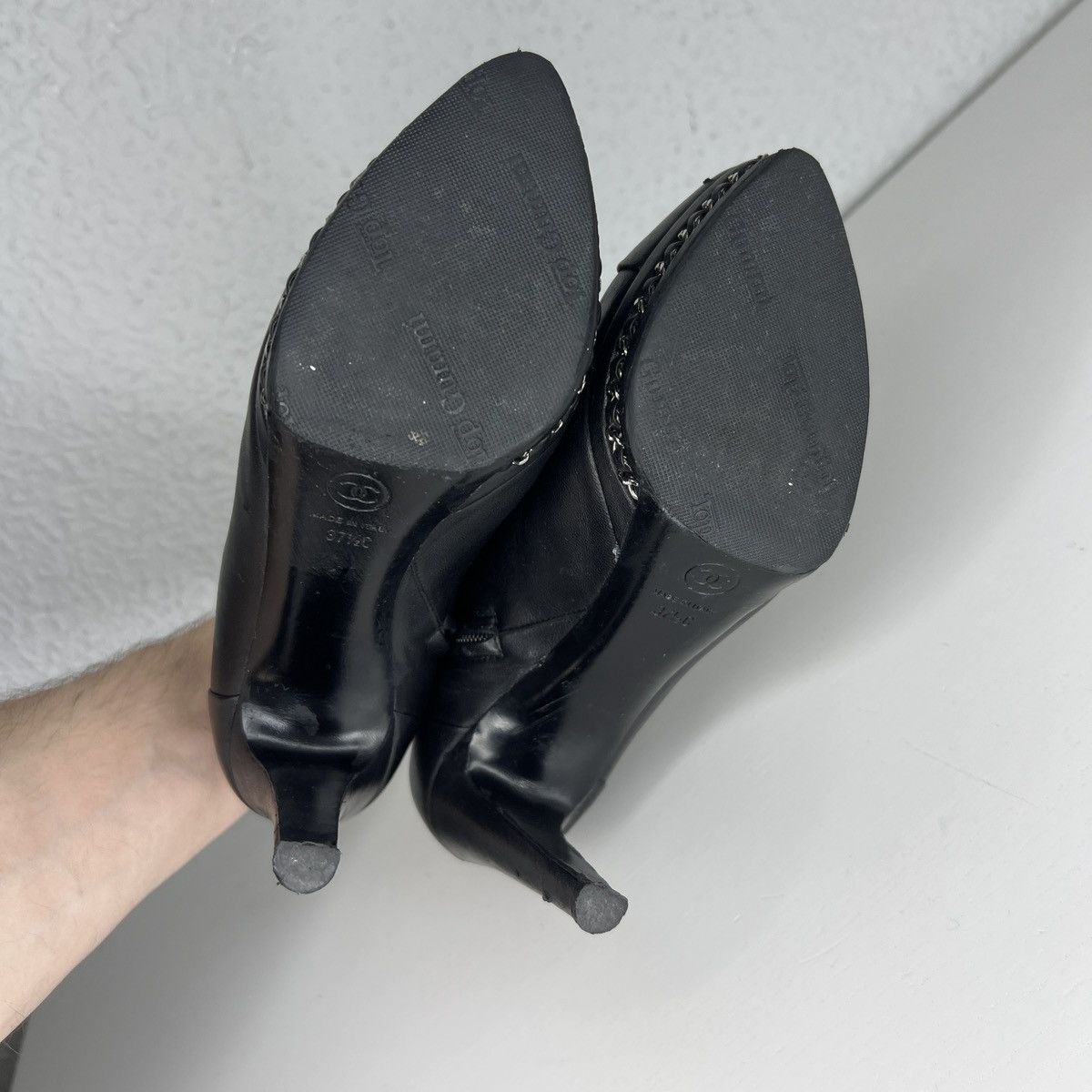 Chanel CHANEL Ankle Boots Heels Shoes Black Leather CC Logo Chain Size US 7.5 / IT 37.5 - 7 Thumbnail