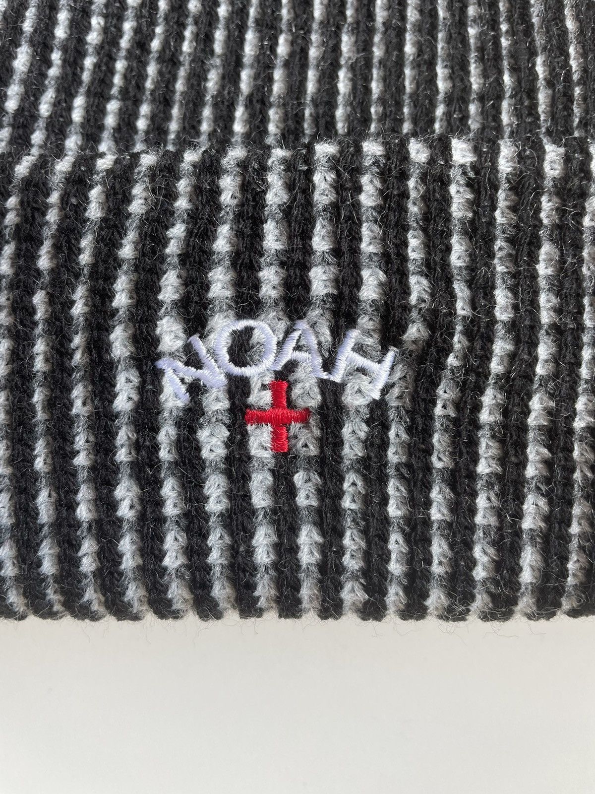 Noah Noah FW22 Tri Color Logo Beanie BLACK Size ONE SIZE - 2 Thumbnail