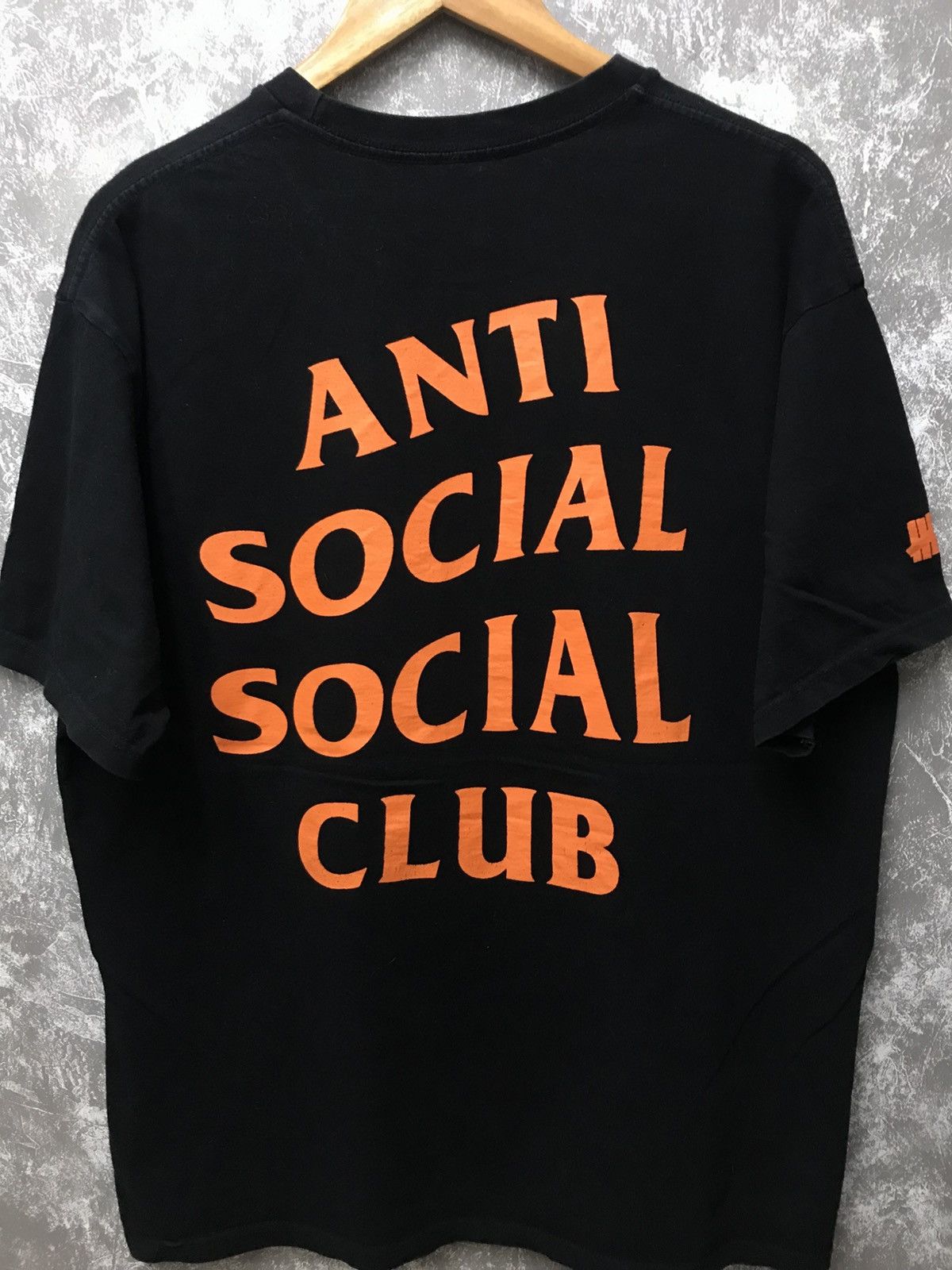 ANTI SOCIAL SOCIAL CLUB x UNDEFEATED COMPLEXCON限定 TEE 黒 New 100% Auth Anti Social Social Club x Undefeated Excessive