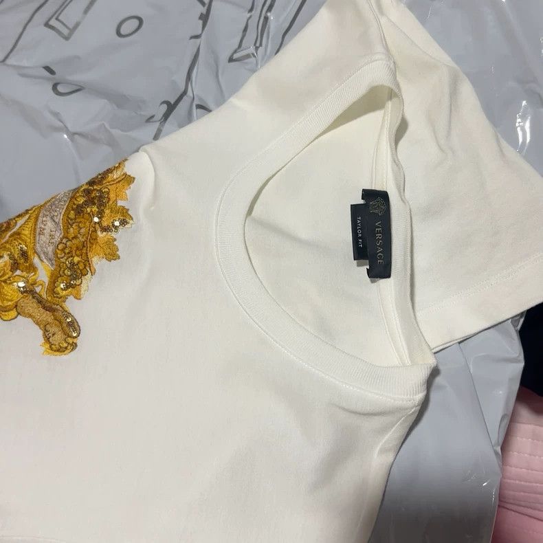 Versace Versace Medusa baroque embroidered sequin crew neck t-shir Size XS / US 0-2 / IT 36-38 - 4 Thumbnail