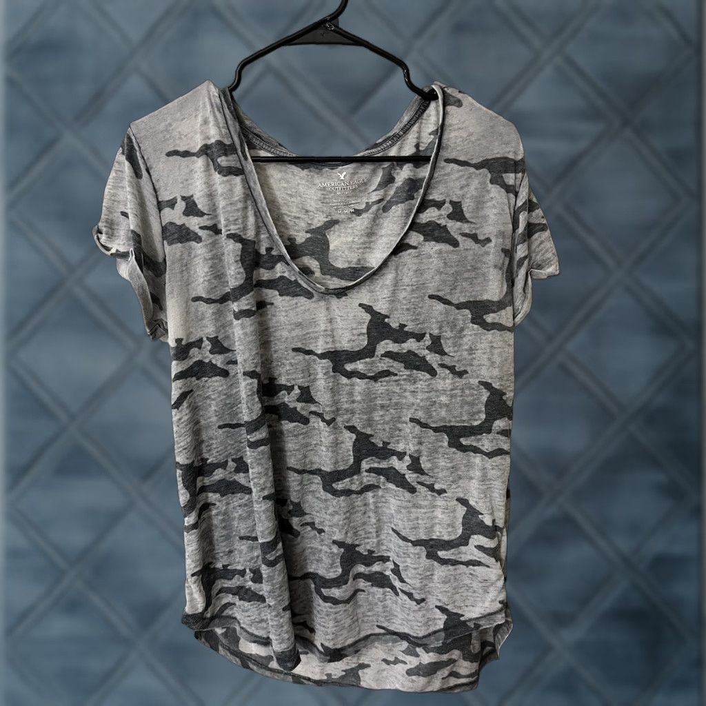 American Eagle Outfitters American Eagle Womens Lightweight Gray Camo T-Shirt Medium Short Sleeve Round Neck Casual Size M / US 6-8 / IT 42-44 - 1 Thumbnail