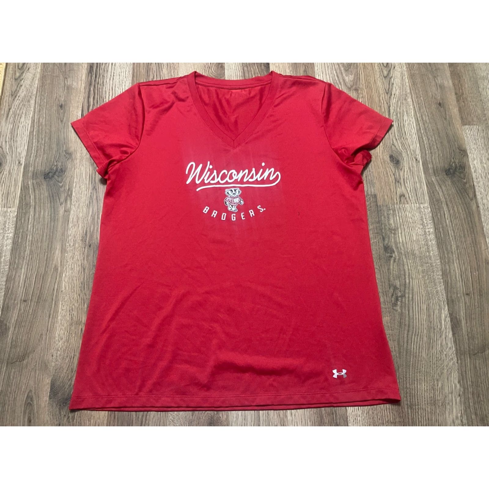 Under Armour Under armour Shirt Womens Red Wisconsin Badgers T-Shirt V-Neck Short Sleeve 2XL Regular Size XXL / US 16-18 / IT 52-54 - 2 Thumbnail