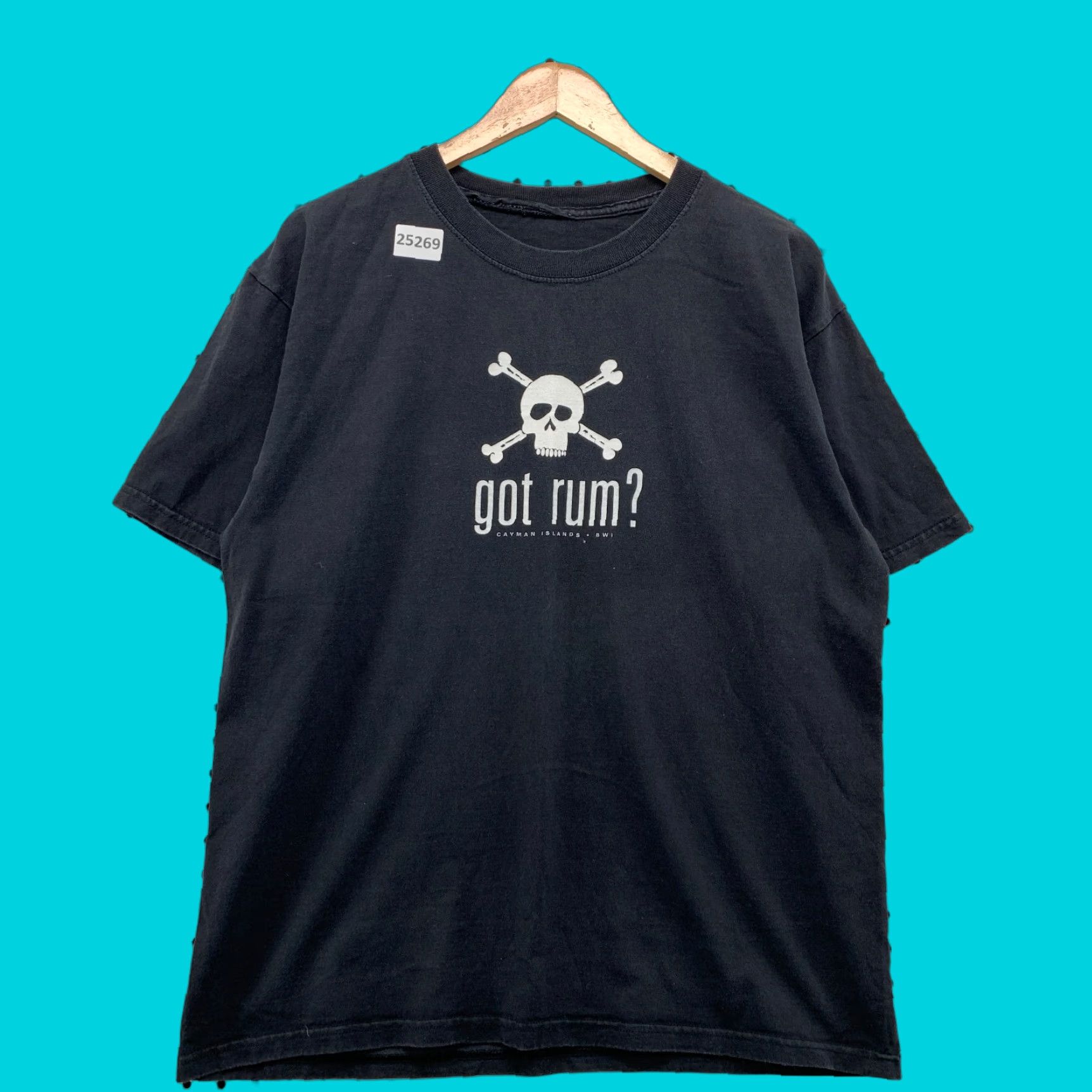 Gildan VINTAGE Gildan Got Rum Skull Bones Graphic T-Shirt Black Adult Medium Size US M / EU 48-50 / 2 - 1 Thumbnail