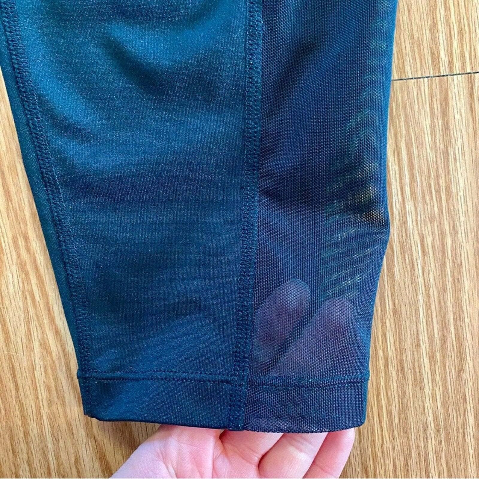 Bcbgmaxazria BCBGMaxAzria Black Capri Athletic Legging Pants Womens Large Size 36" / US 14 / IT 50 - 8 Thumbnail