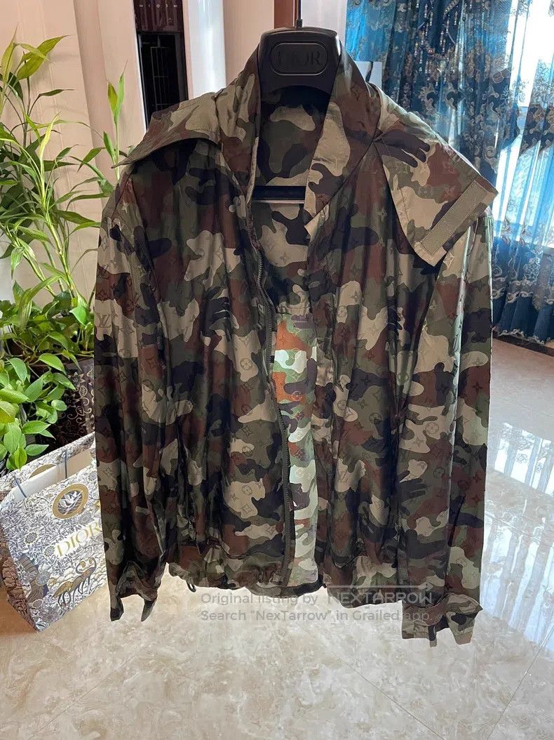 Louis Vuitton Louis Vuitton Full logo design jacket Size US S / EU 44-46 / 1 - 1 Thumbnail