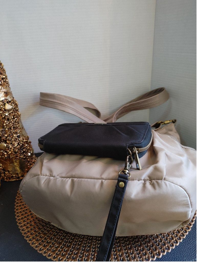Away Travel Travelon RFID Blocking Crossbody & Wallet Seg Size ONE SIZE - 3 Thumbnail