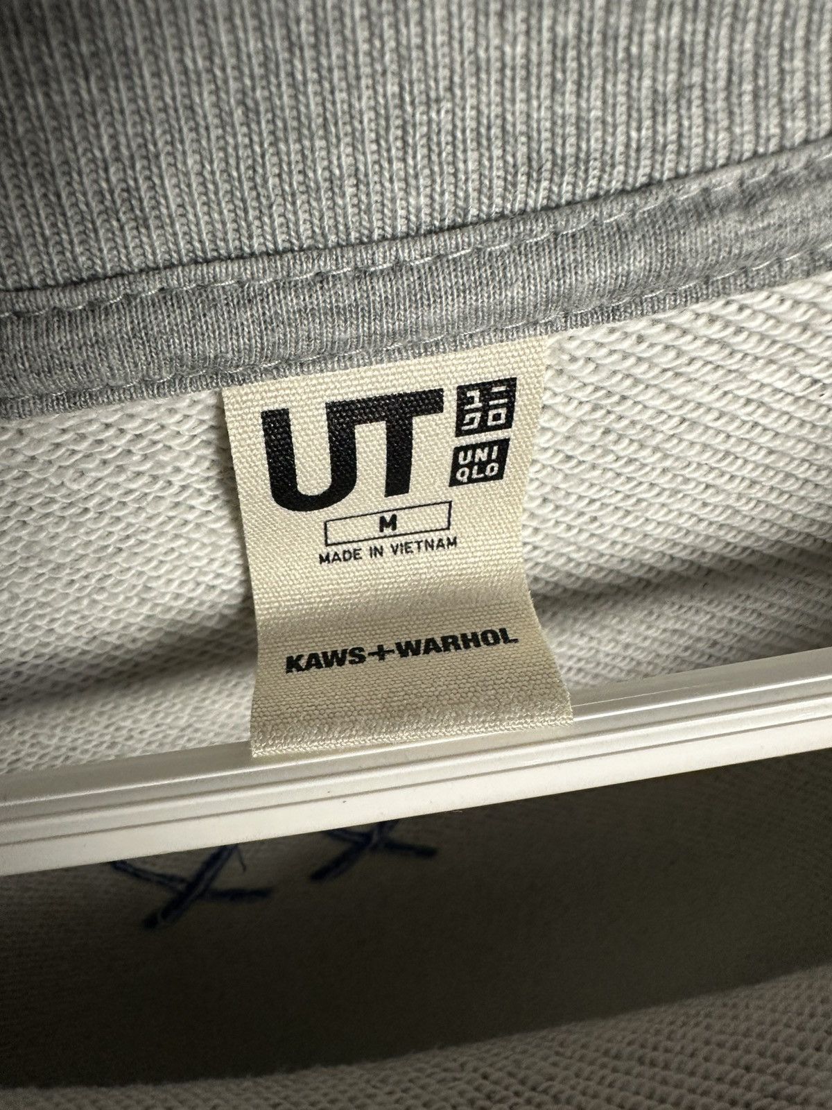 Andy Warhol × Kaws × Uniqlo Uniqlo x Kaws x Warhol Grey/Blue Sweatshirt M Size US M / EU 48-50 / 2 - 3 Thumbnail