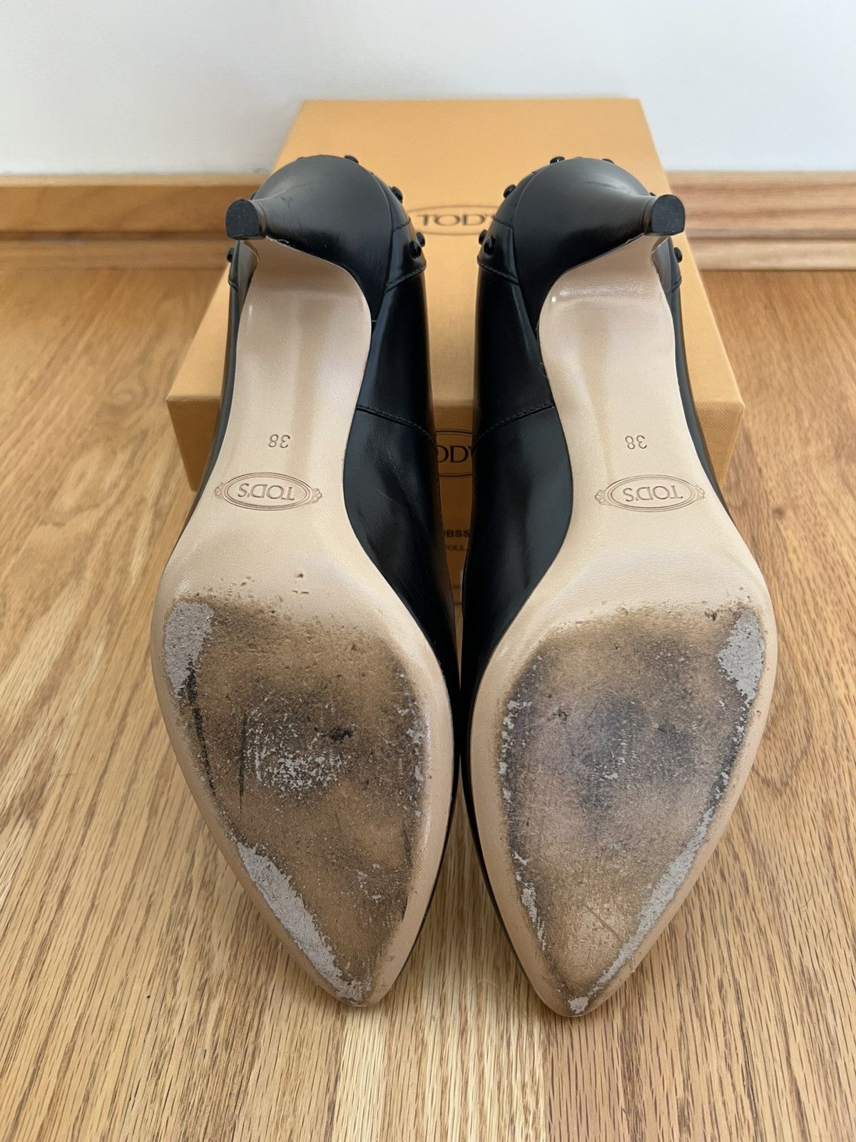 Tod's Tod’s Pump Heel - 38 Black with Studded Heel Size US 8 / IT 38 - 5 Thumbnail