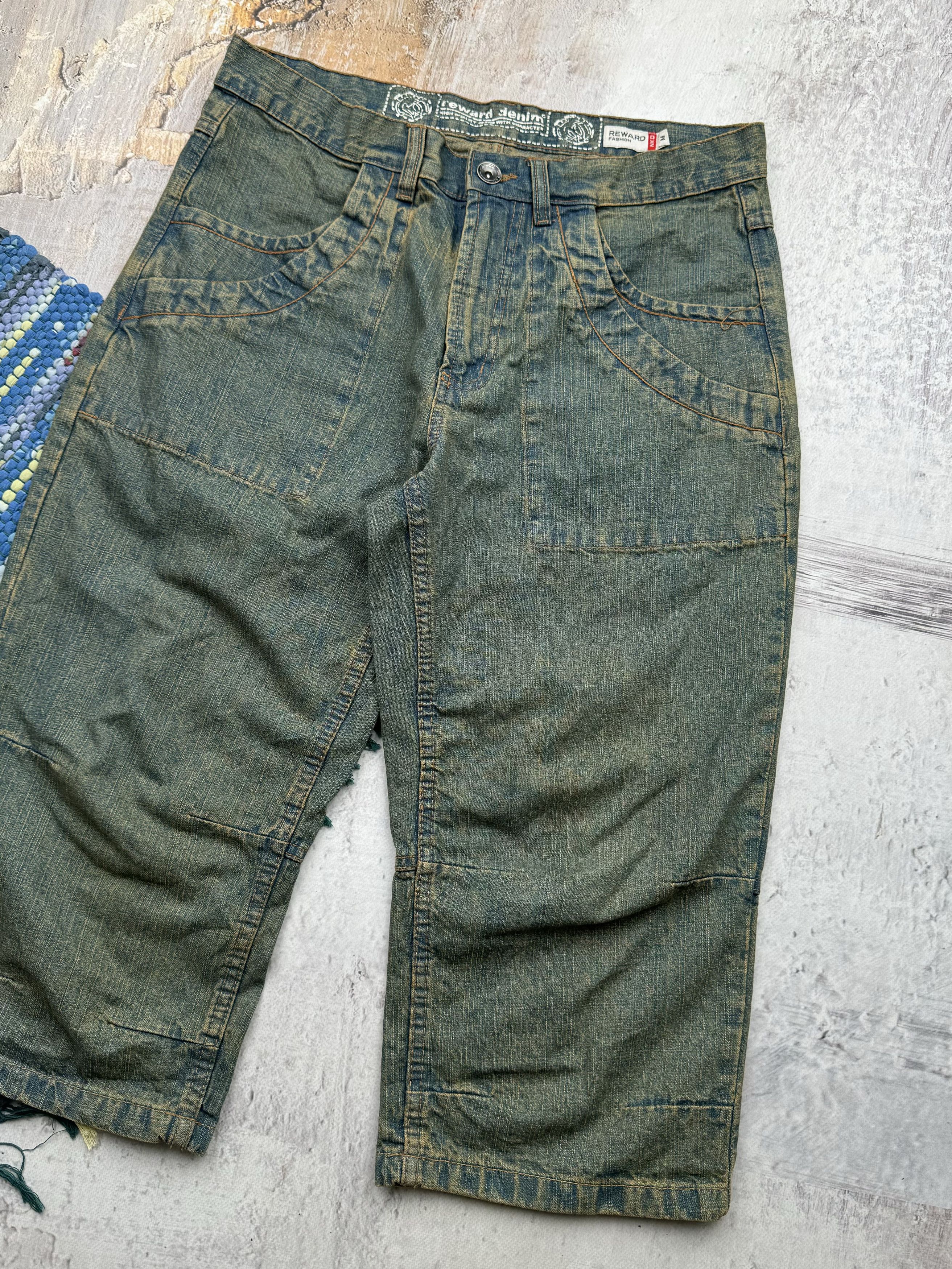 Japanese Brand Vintage Faded Long Wide Shorts A15D15(361) Size US 32 / EU 48 - 3 Thumbnail