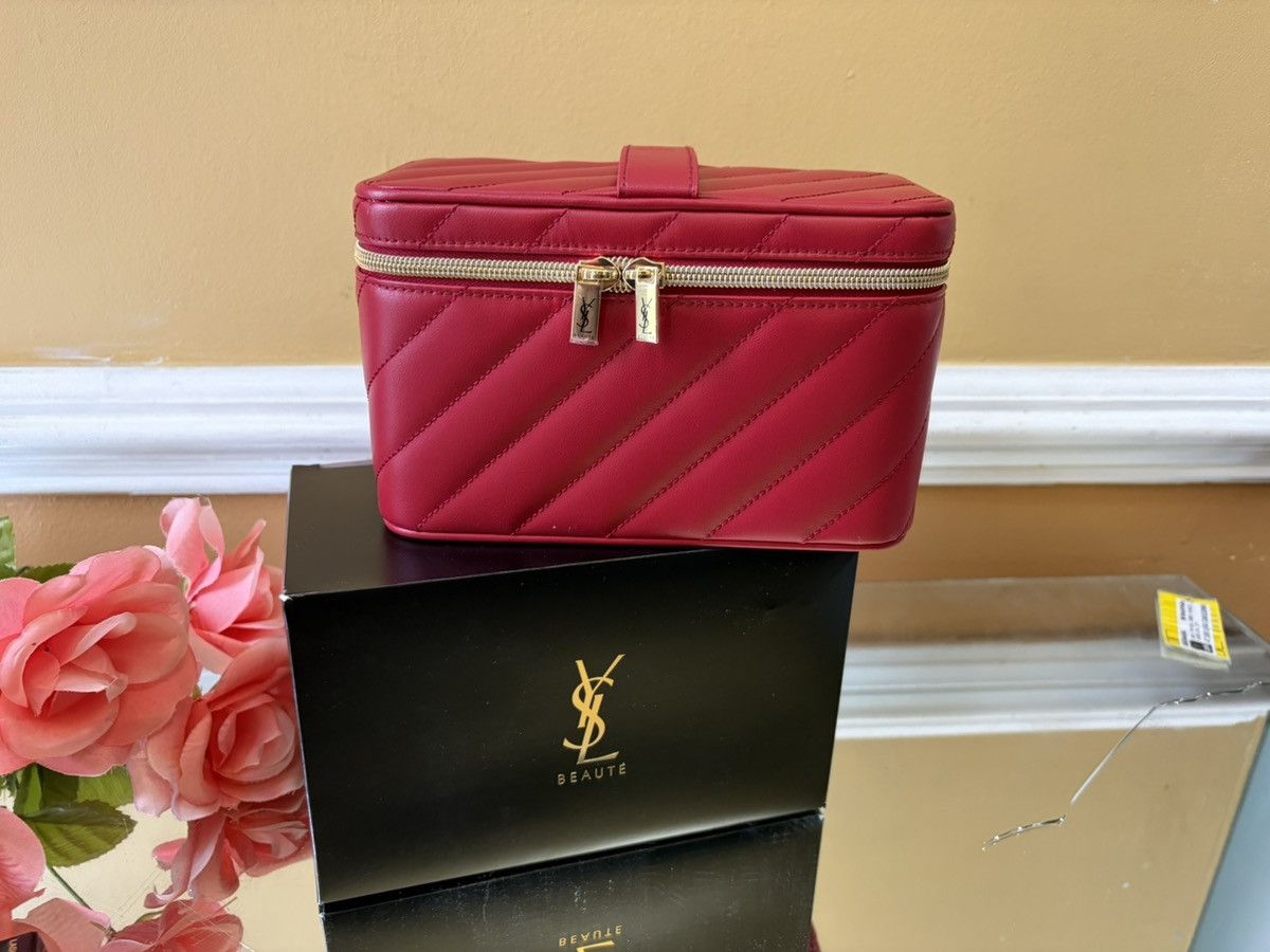 Yves Saint Laurent Yves saint laurent case Size ONE SIZE - 2 Thumbnail