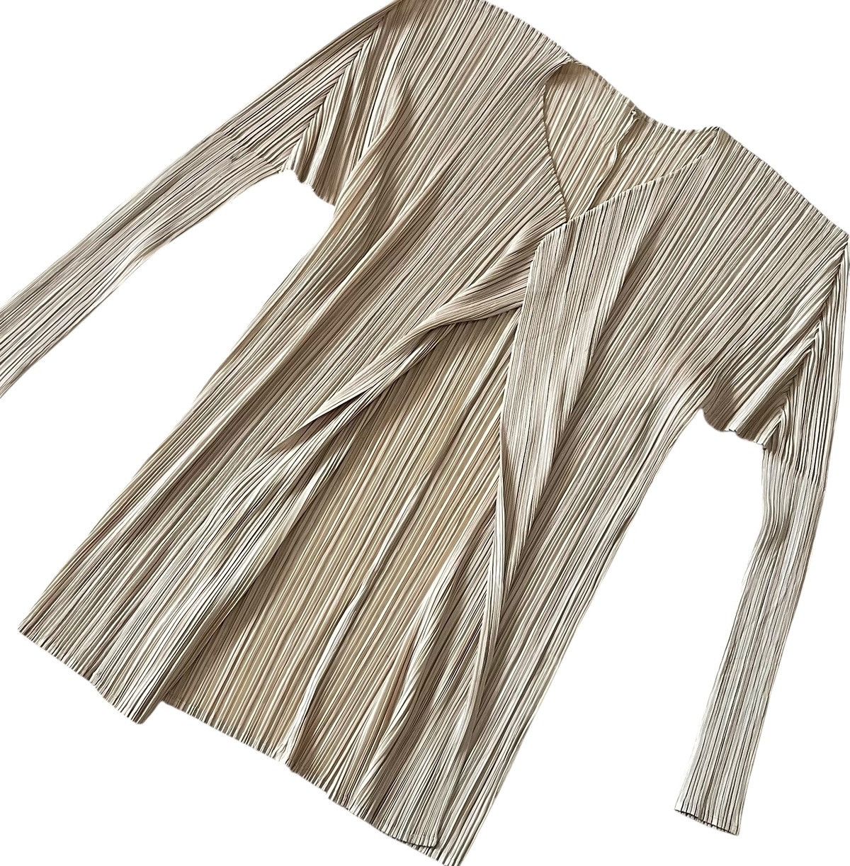 Pleats Please Issey Miyake TAX FREE 🇺🇸 issey miyake pleats please cream cardigan Size S / US 4 / IT 40 - 2 Thumbnail