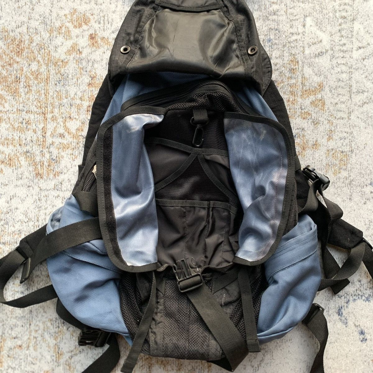 Oakley Vintage Rare Oakley Icon Backpack 2.0 Blue Black - Y2K Bag Size ONE SIZE - 7 Thumbnail