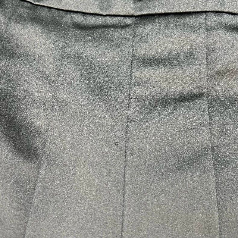 Chanel Chanel Black satin small logo pleated skirt Size 42" / US 20 - 7 Thumbnail
