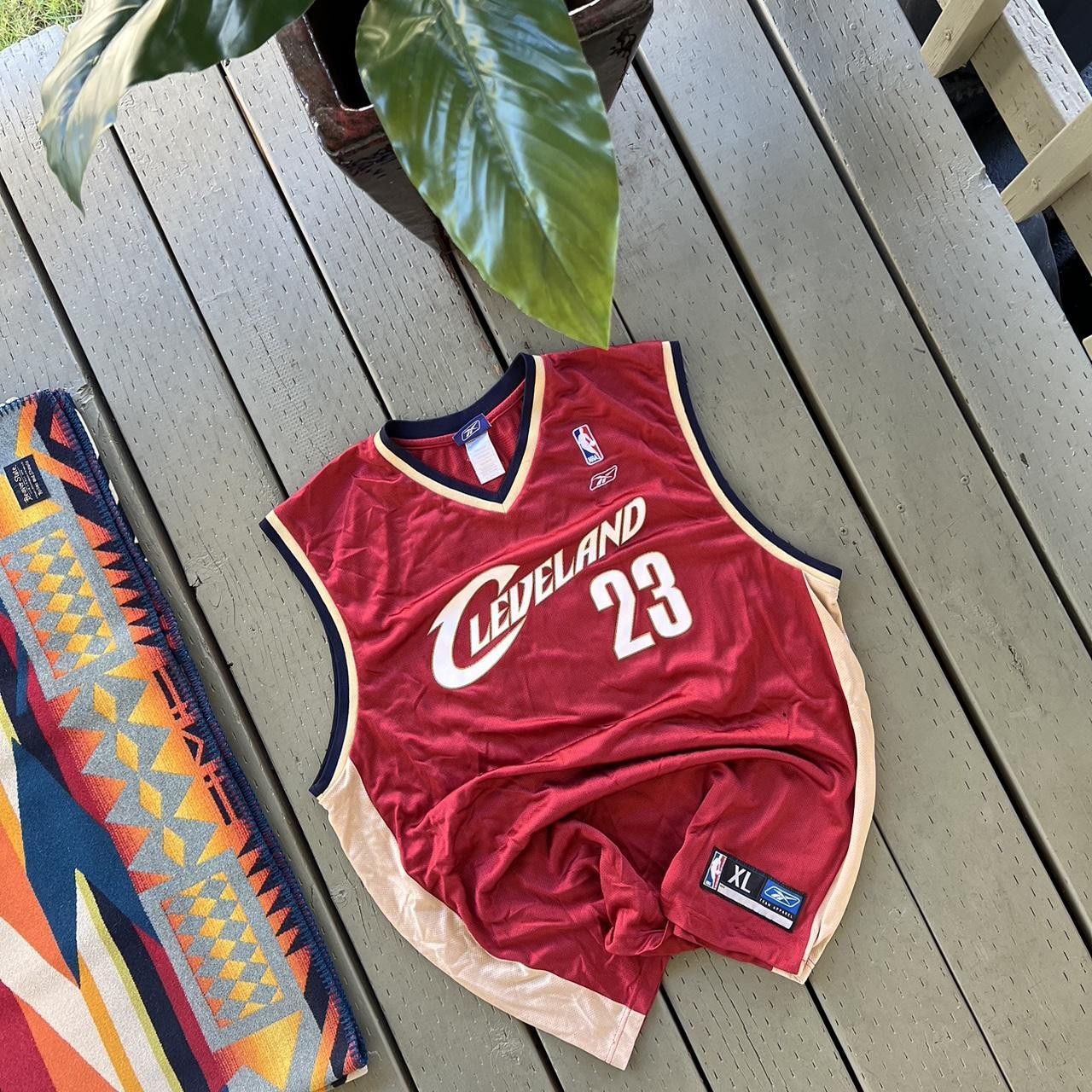 NBA × Reebok × Vintage Cleveland Cavaliers Lebron James Jersey Size US XL / EU 56 / 4 - 4 Thumbnail