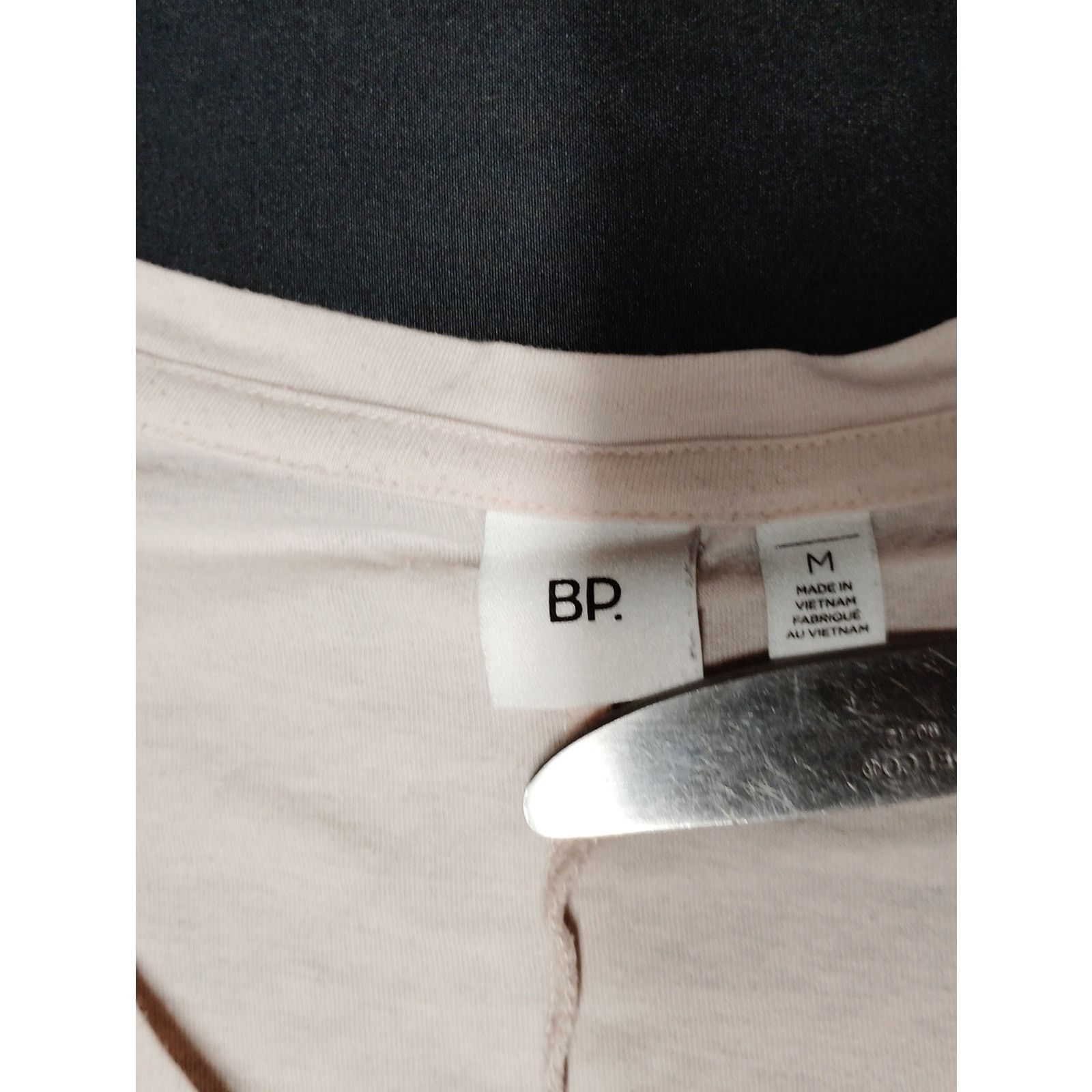 BP. bp Pale Blush V-Neck Short Sleeve Tee Size M / US 6-8 / IT 42-44 - 2 Thumbnail
