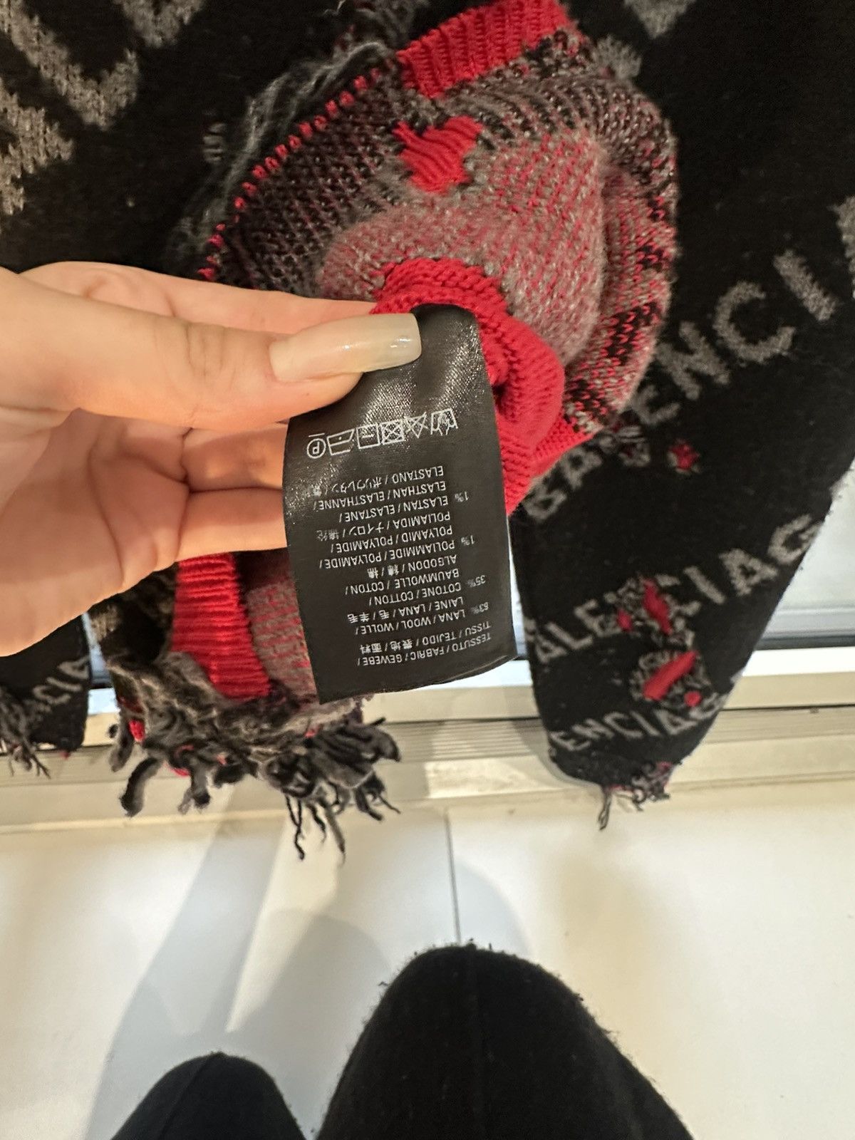 Balenciaga BALENCIAGA DESTROYED LOGO CREW KNIT Size US S / EU 44-46 / 1 - 7 Thumbnail