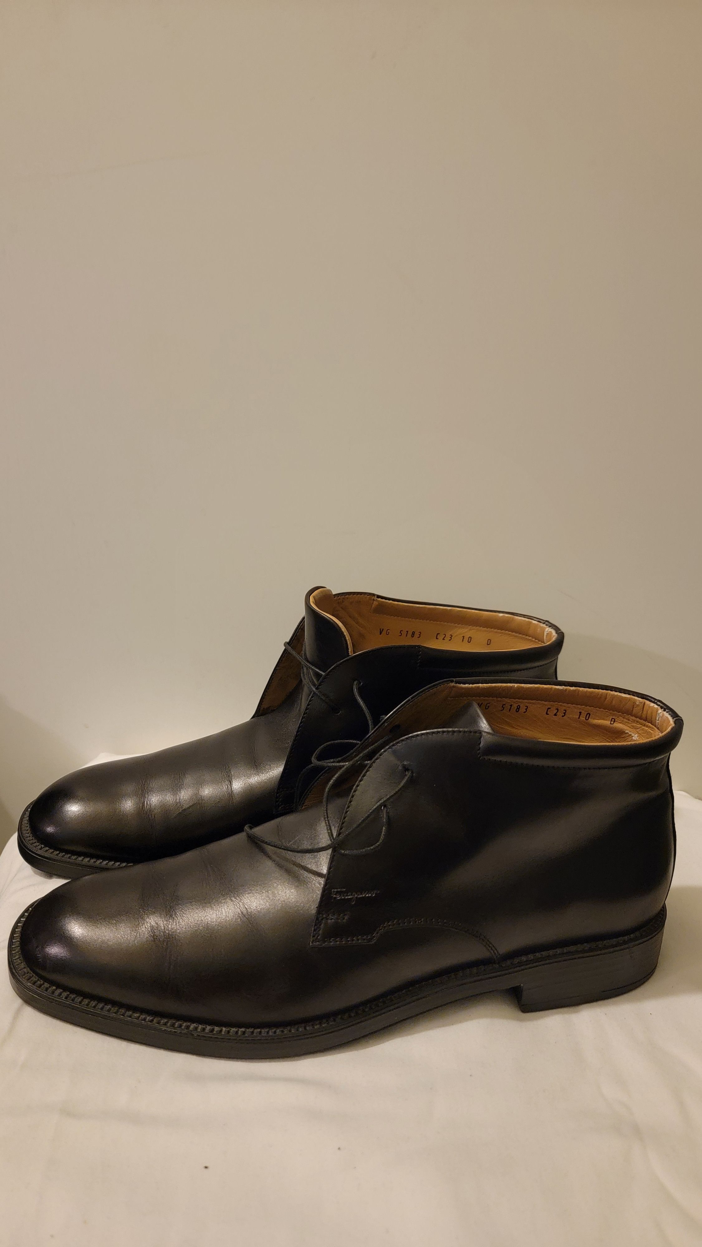 Salvatore Ferragamo Salvatore Ferragamo men's black leather chukka boots Size US 10 / EU 43 - 5 Thumbnail
