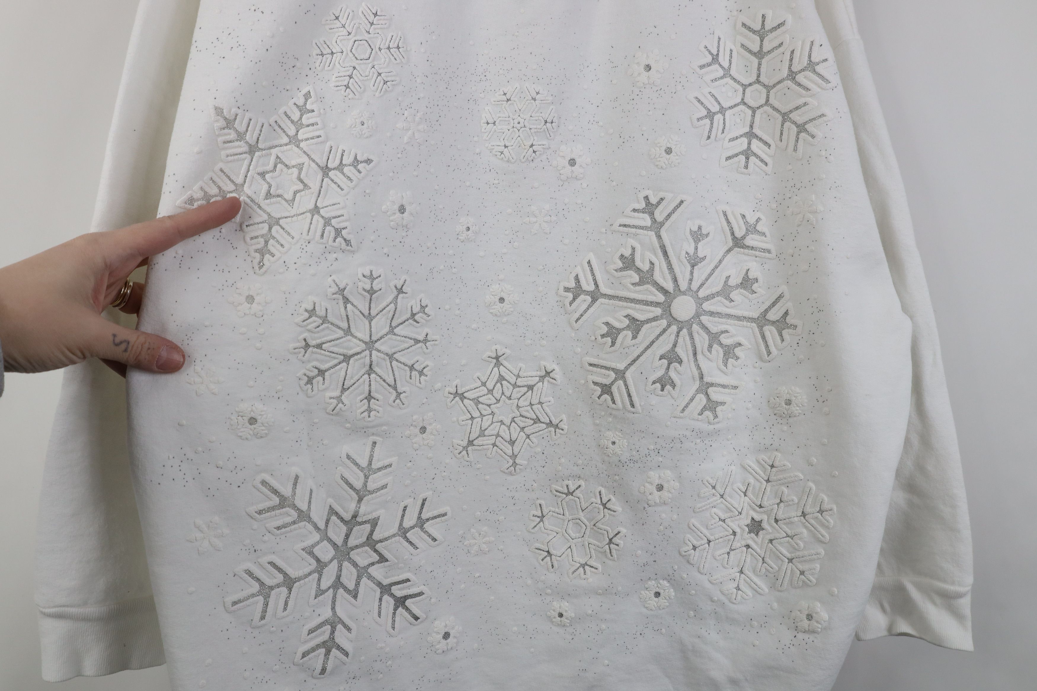 Vintage Vintage 90s Streetwear Winter Snowflakes Sweatshirt White Size XL / US 12-14 / IT 48-50 - 4 Thumbnail
