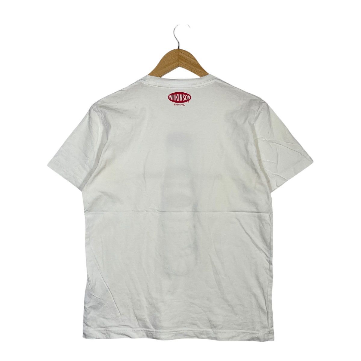 Uniqlo Uniqlo UT Wilkinson Bottle Graphic T Shirt White Japan Promo Size US M / EU 48-50 / 2 - 4 Thumbnail
