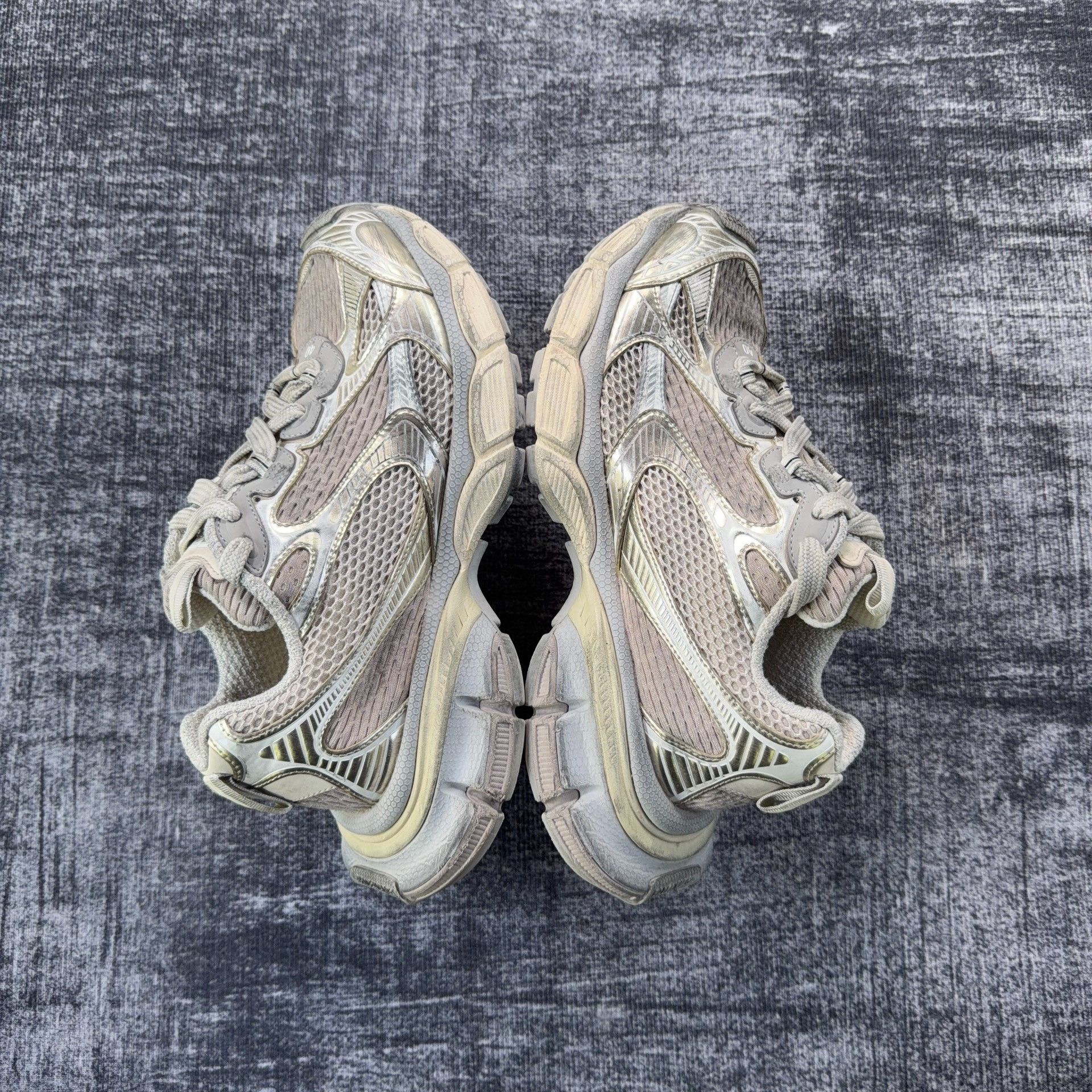 Balenciaga Balenciaga 3XL Distressed Gold Dad Shoes Size US 7 / EU 40 - 4 Thumbnail