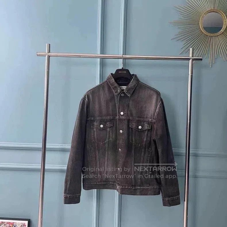 Balenciaga Balenciaga Washed Logo Denim Jacket. Size US S / EU 44-46 / 1 - 1 Thumbnail