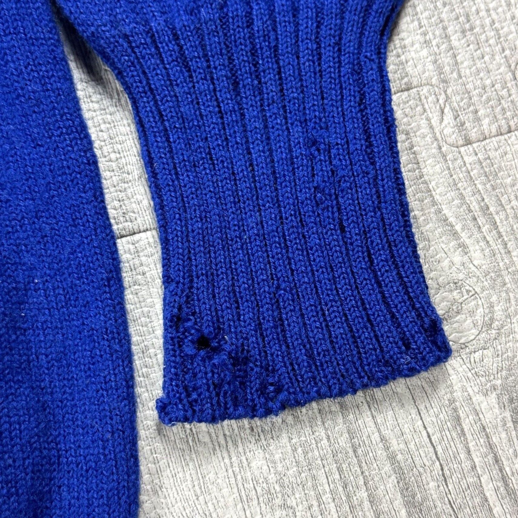 Gap VINTAGE Gap Men’s Wool Turtleneck Sweater Pullover Long Sleeve Solid Blue S Distressed Casual Winter Size US S / EU 44-46 / 1 - 4 Thumbnail