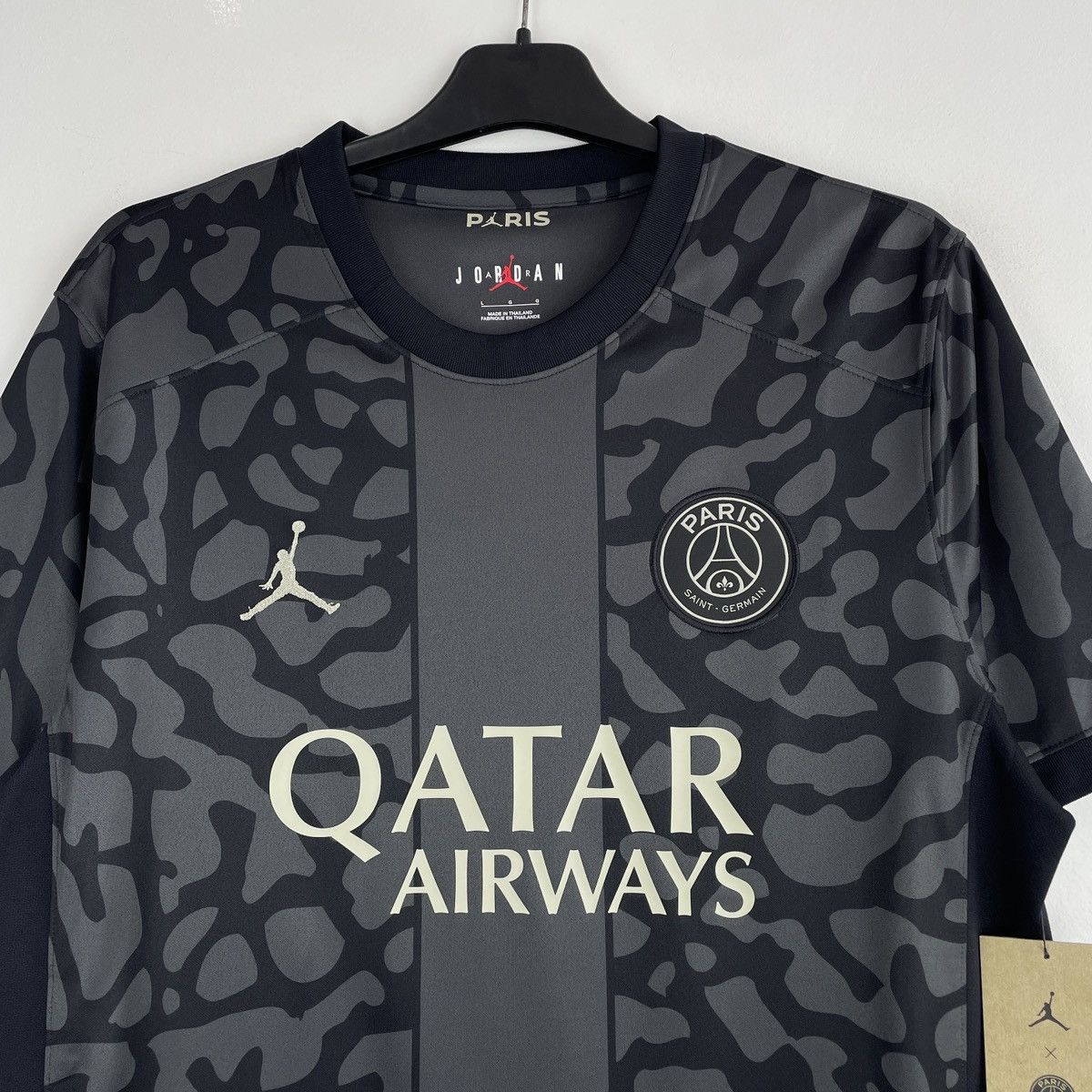 Jordan Brand Paris Saint-Germain x Jordan Third Jersey PSG 2023/2024 sz L Size US L / EU 52-54 / 3 - 2 Thumbnail